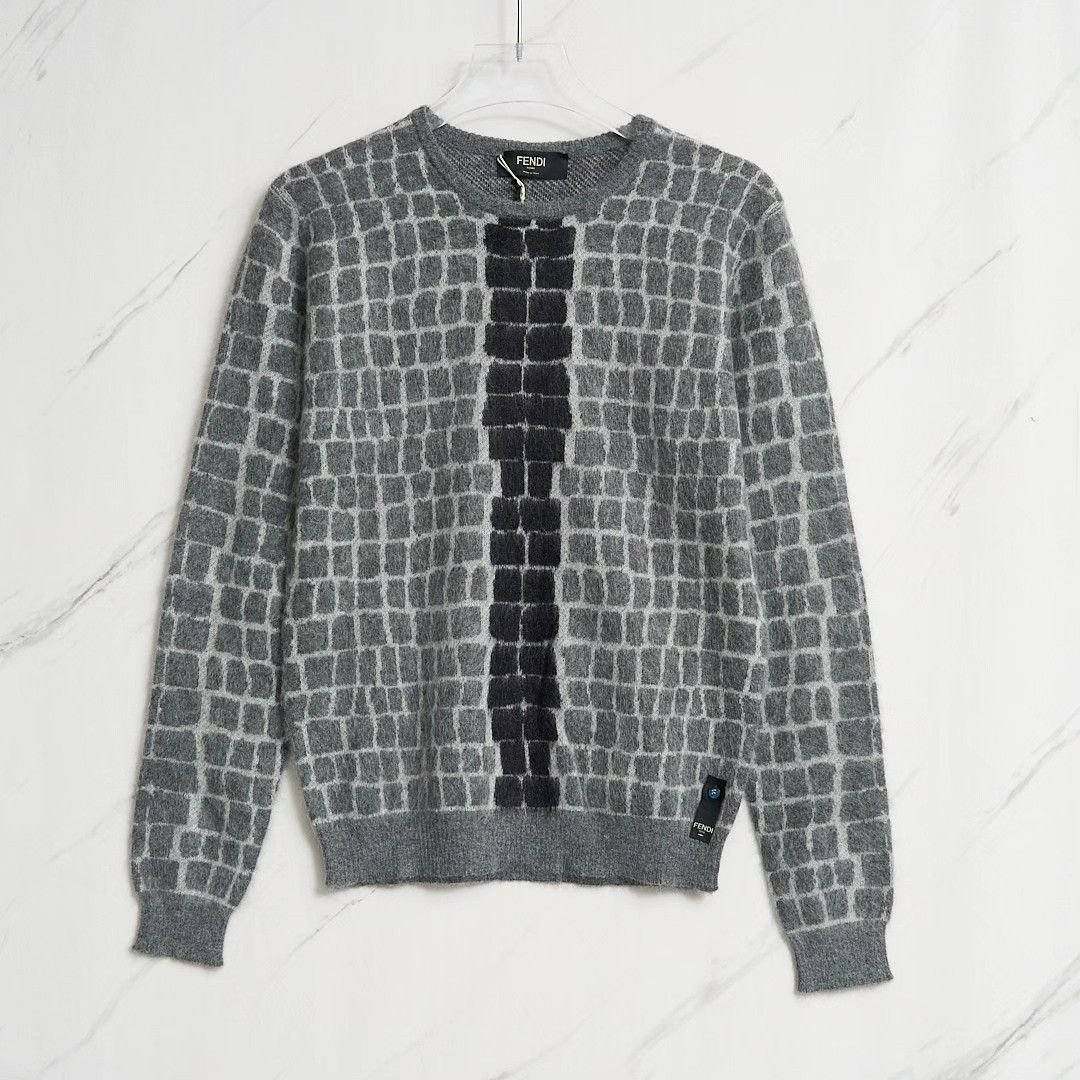 Fendi Fendi Men's Checkered Colorblock Crewneck Sweater Size US S / EU 44-46 / 1 - 1 Thumbnail