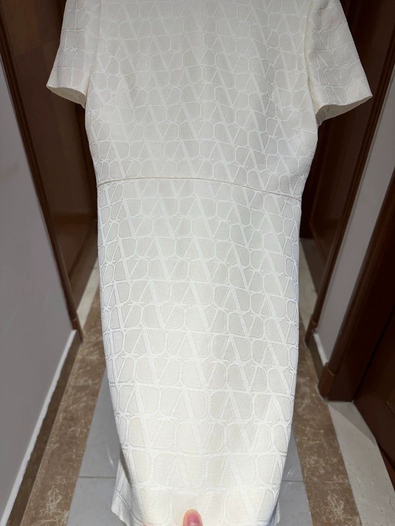 Valentino Valentino dress Size M / US 6-8 / IT 42-44 - 2 Thumbnail