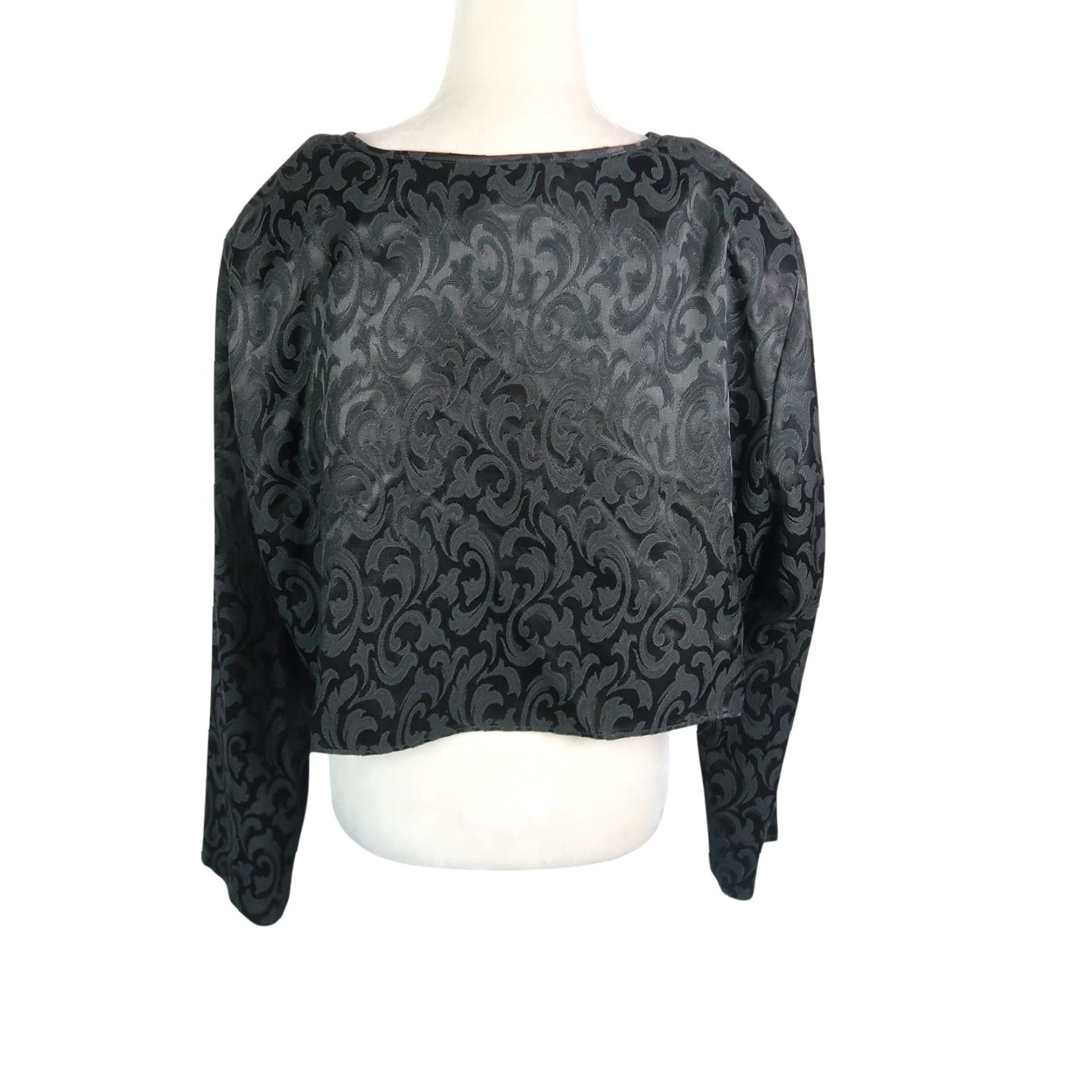 Vintage VINTAGE Von Bramlett Black Damask Print Crop Bolero Evening Jacket, 20W, Long Sleeve, Button Closure, 90s Era, Formal/Cashion, Women Size 3XL / US 20-22 - 4 Thumbnail
