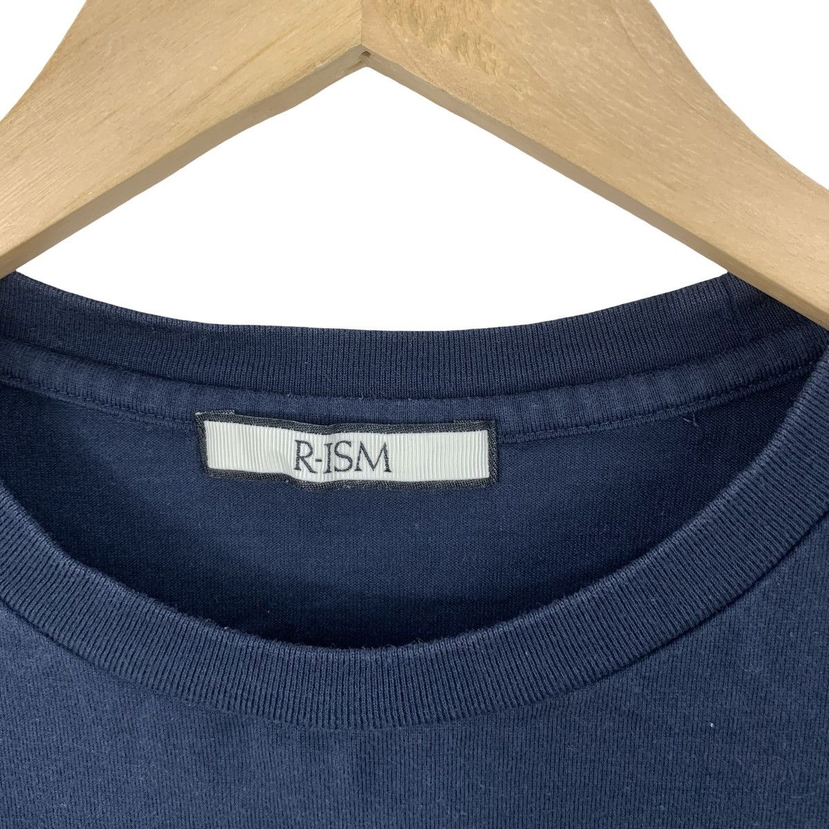 Other R ISM Stimulate Minimalist Text Based Graphic faded Gold Tee Size US S / EU 44-46 / 1 - 7 Thumbnail