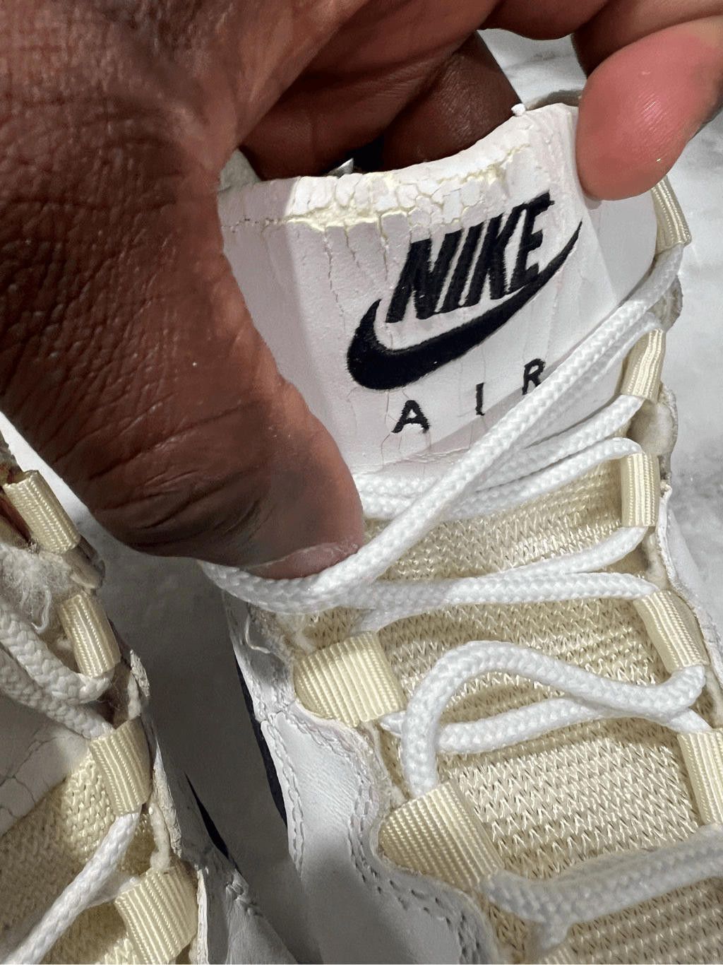 Nike Vintage Nike High-Top Basketball Shoes - White & Black Size US 8 / IT 38 - 8 Thumbnail