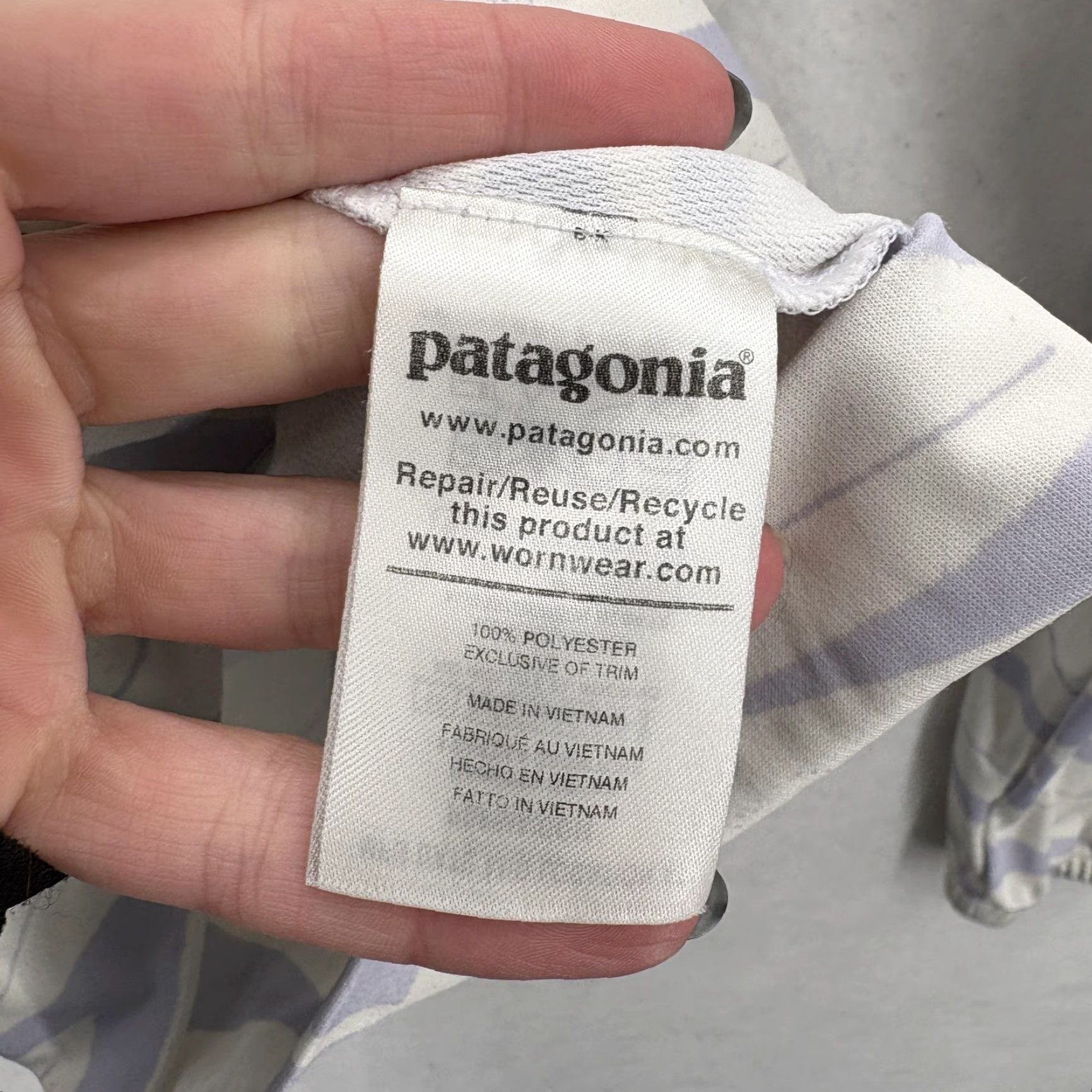 Patagonia Patagonia Womens Hoodie Full Zip Lightweight Purple Leaf Print Pockets M Size M / US 6-8 / IT 42-44 - 5 Thumbnail