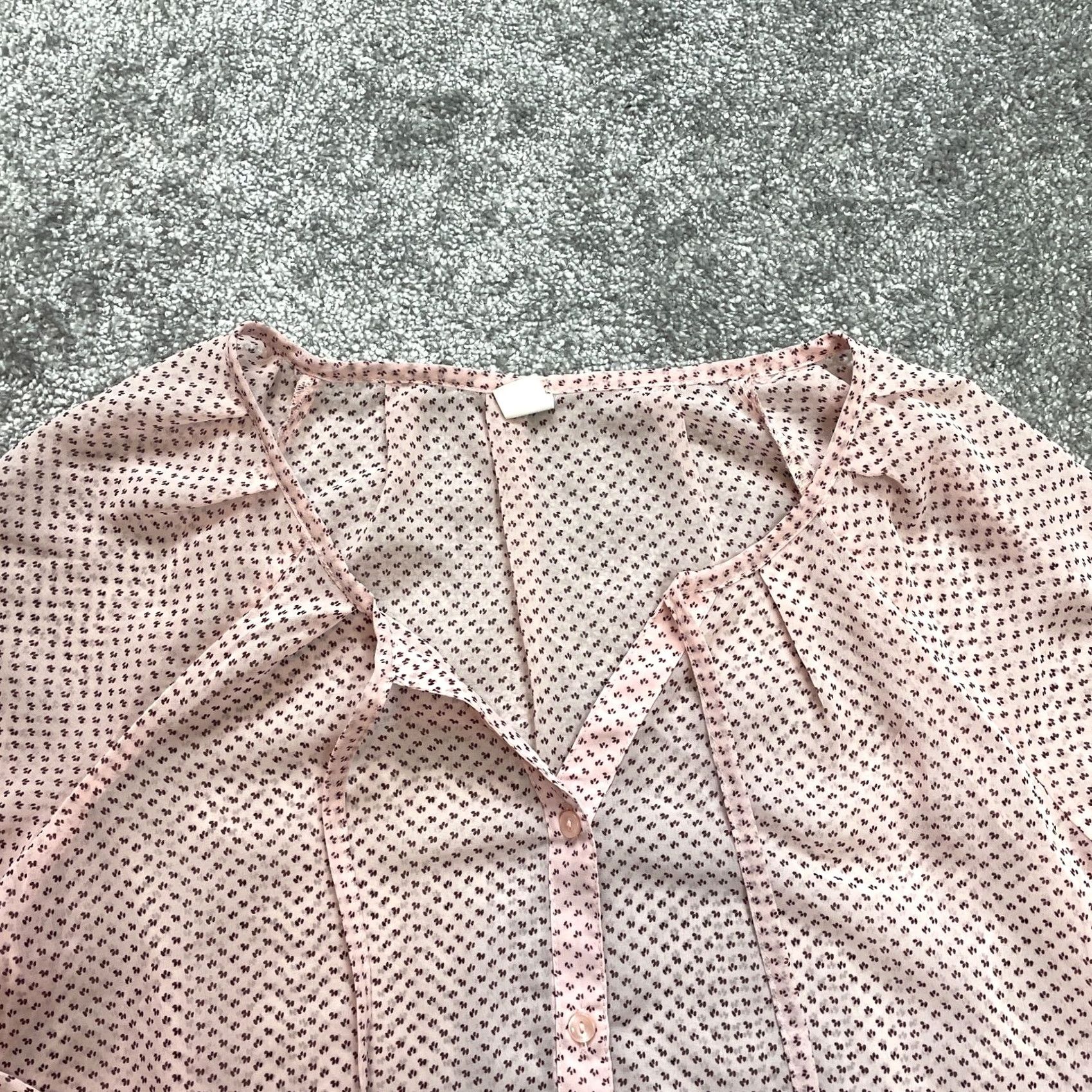 Old Navy Old Navy Blouse Shirt Womens Medium Pink Floral Button Up V-Neck Peasant Long Sleeve Shirt, Polyester Chiffon, Casual Size M / US 6-8 / IT 42-44 - 2 Thumbnail