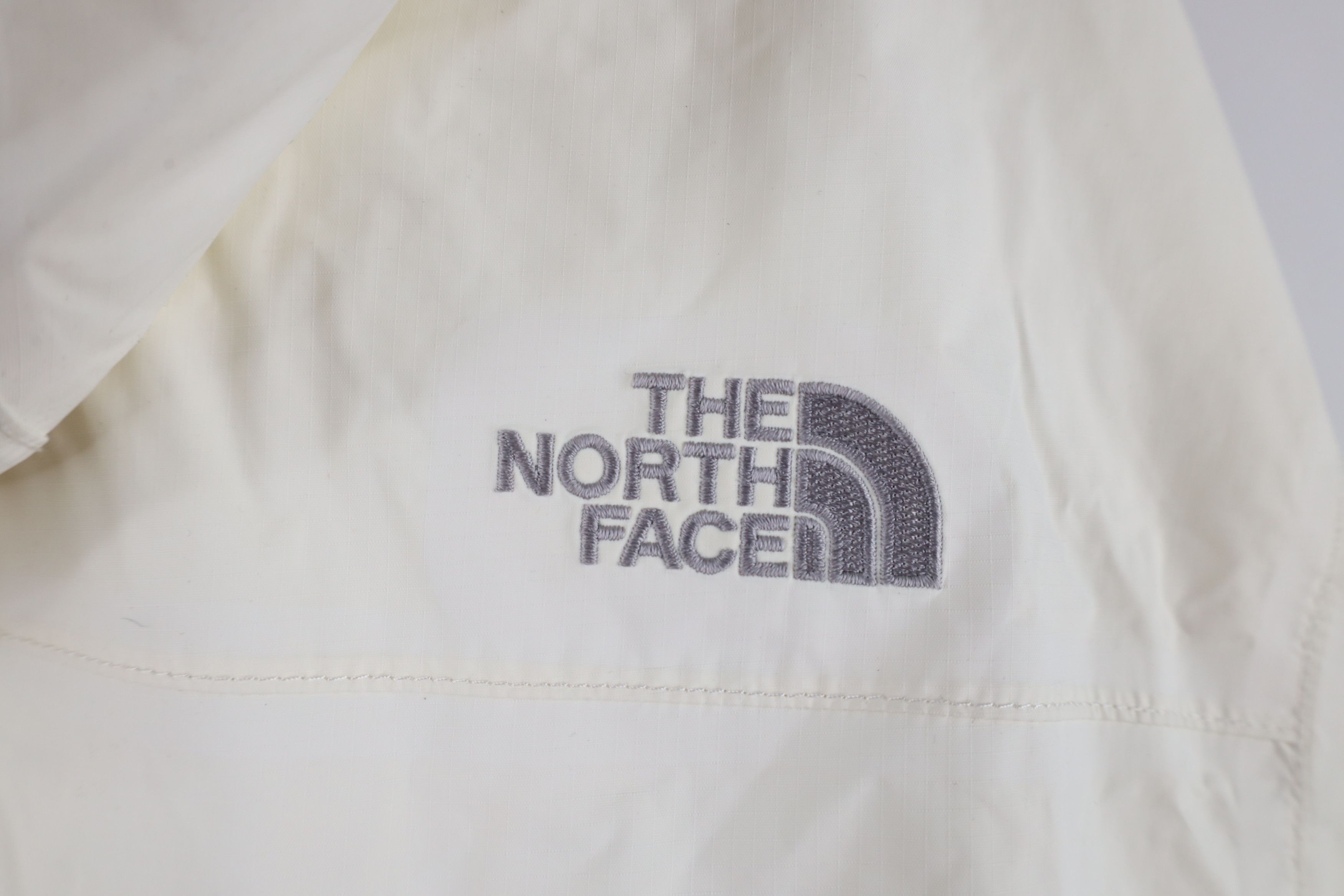 The North Face × Vintage The North Face ABUK Stinson Hyvent Hooded Rain Jacket White Size XL / US 12-14 / IT 48-50 - 13 Thumbnail