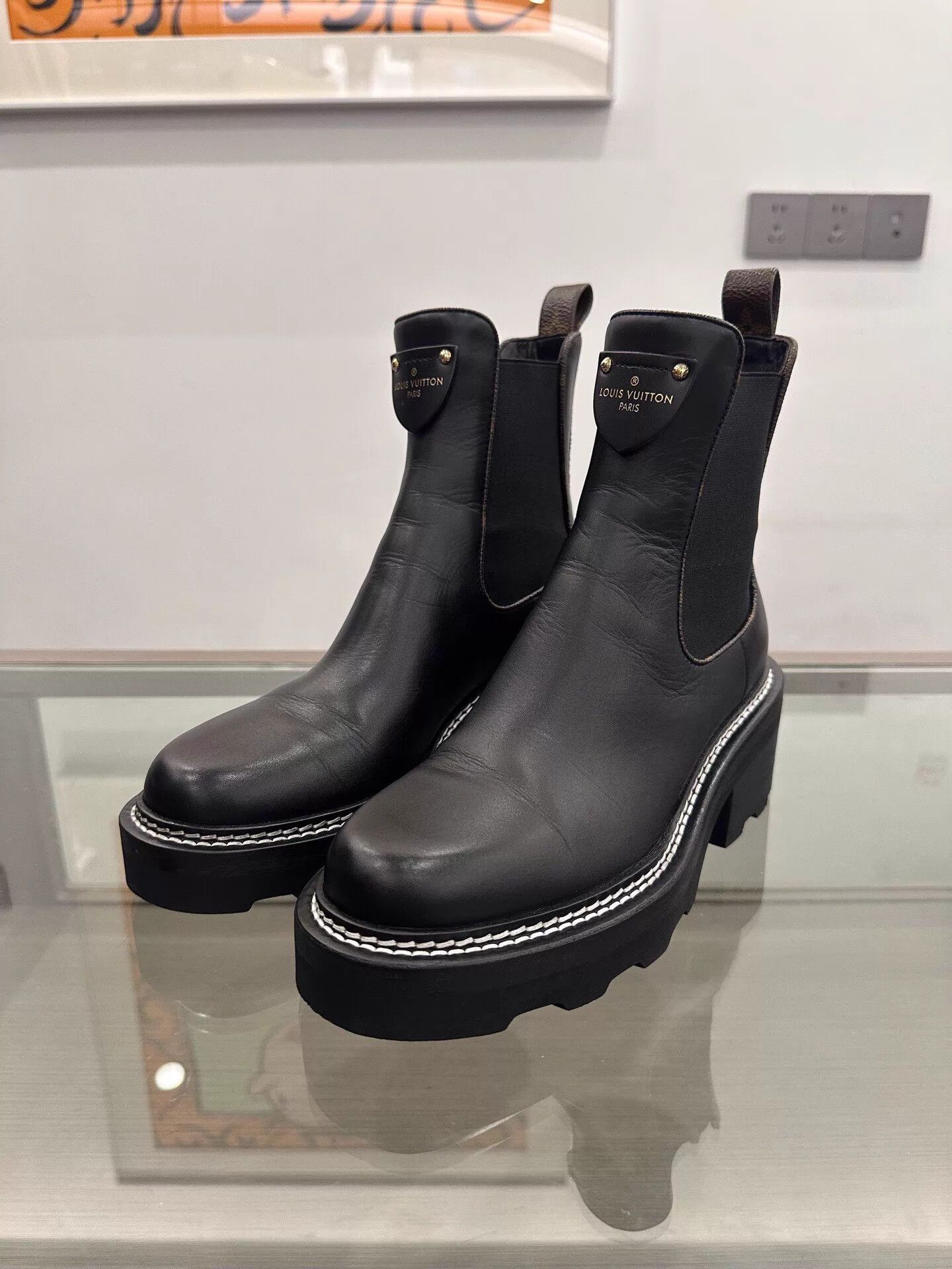 Louis Vuitton LV Beaubourg Black Chelsea Boots EU35 w/Brown Monogram Size US 4.5 / IT 34.5 - 1 Thumbnail
