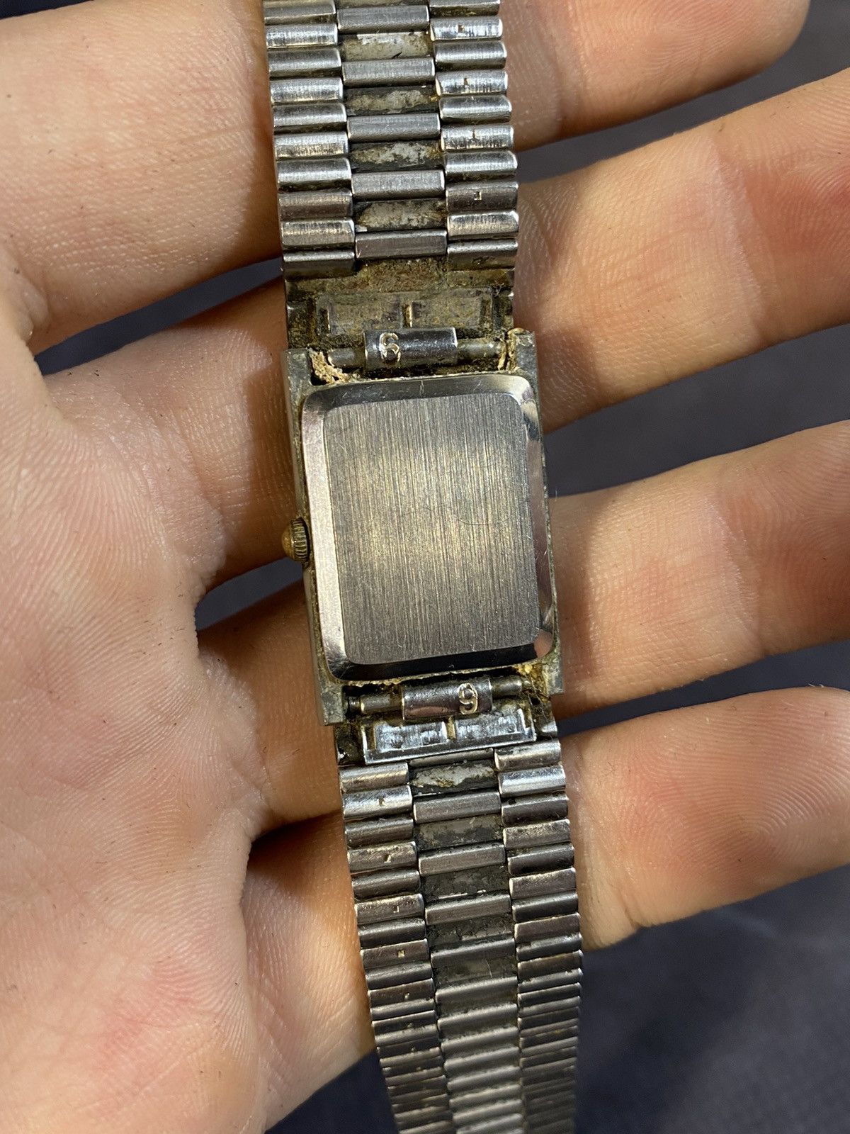 Vintage Unique Quartz Watch with Pattern Japanese Brand Size ONE SIZE - 8 Thumbnail