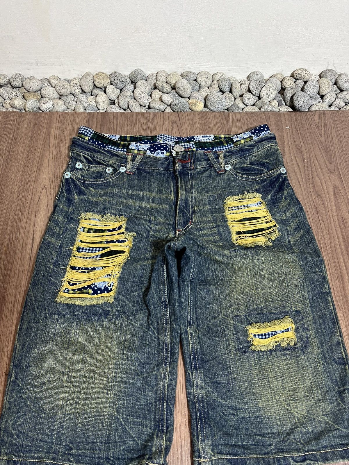 20471120 × Japanese Brand Jouer Aux Echecs double waist mudwash distressed denim jorts Size US 31 - 3 Thumbnail