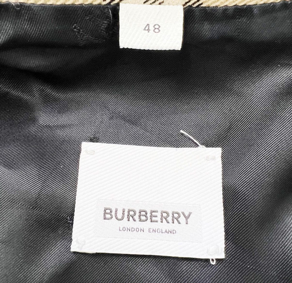 Burberry Burberry / Classic Plaid Embroidered Wool Coat K12 Size US M / EU 48-50 / 2 - 7 Thumbnail