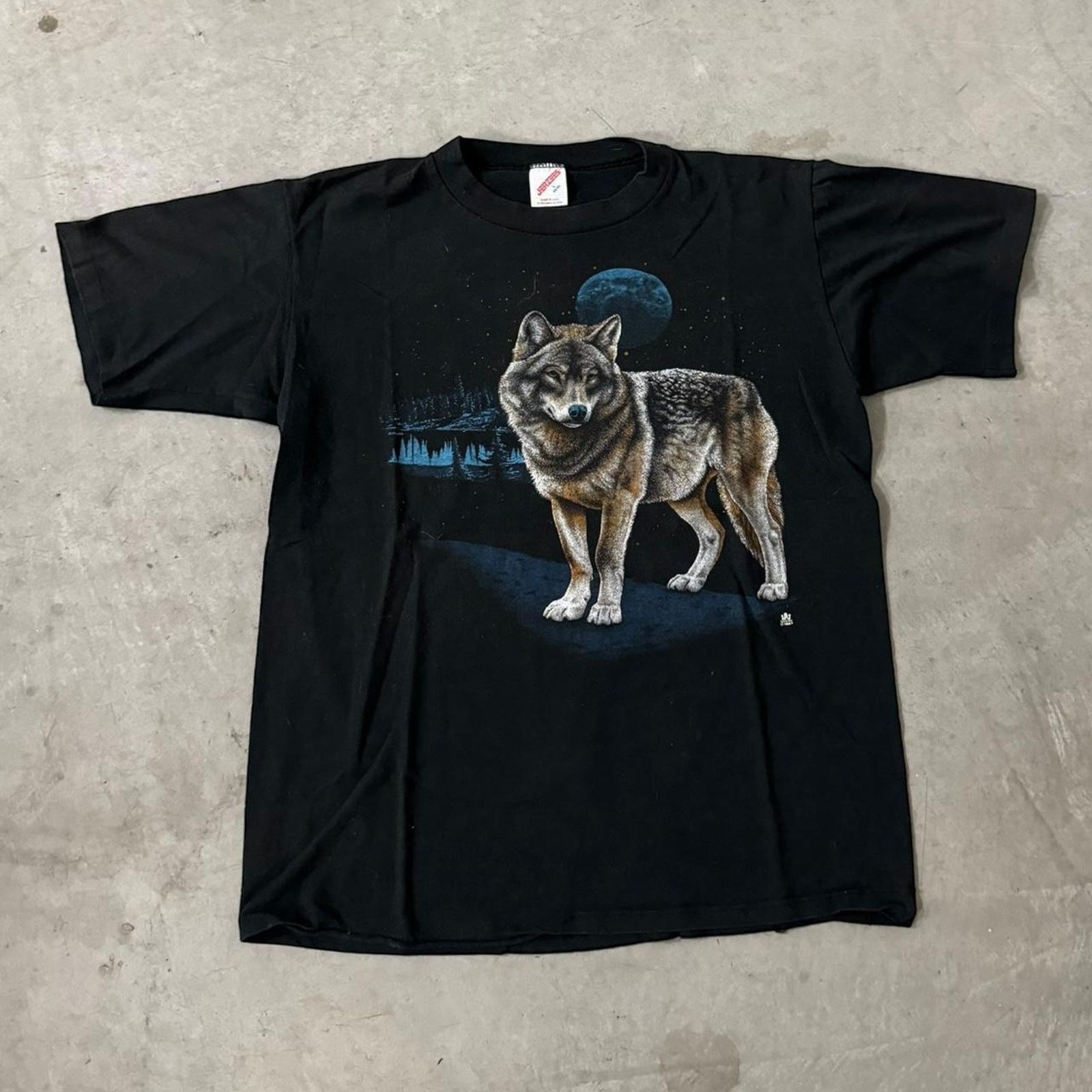 Vintage Vintage 1987 Wolf Moon Nature Tee Size US L / EU 52-54 / 3 - 1 Thumbnail