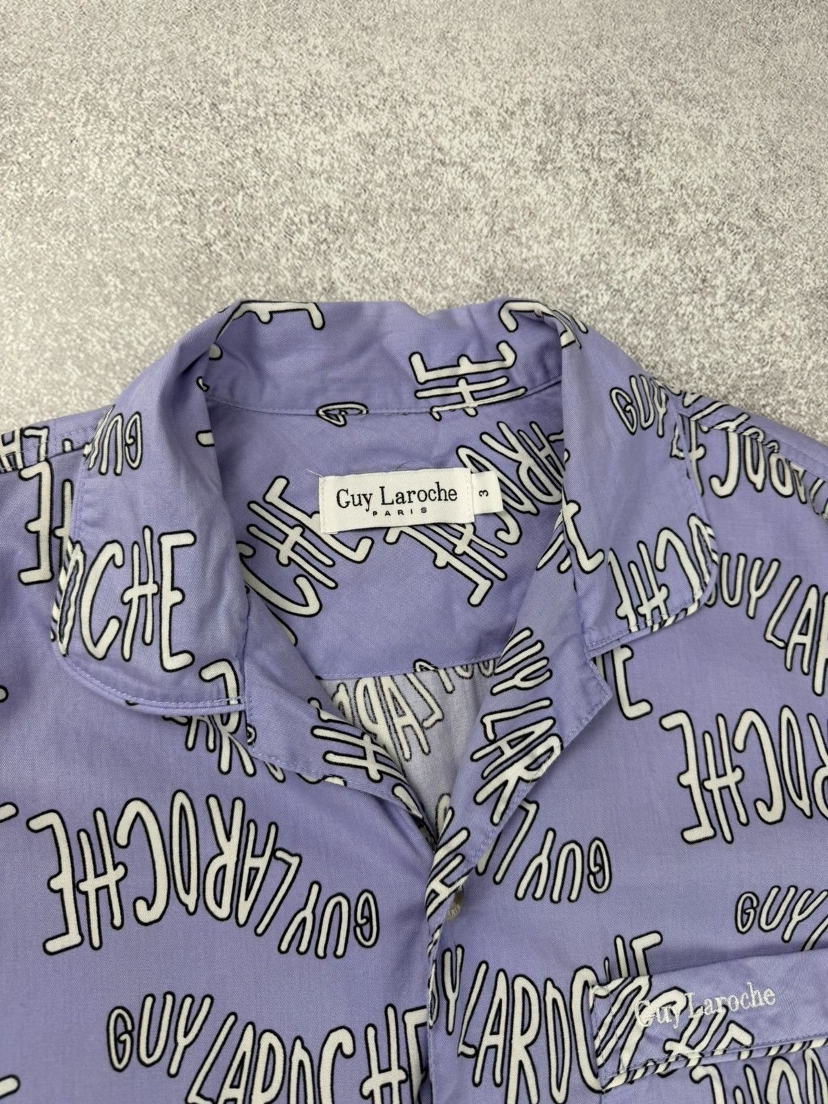 Guy Laroche Guy Laroche Monogram Short Sleeve Short Size 3 Size US L / EU 52-54 / 3 - 5 Thumbnail