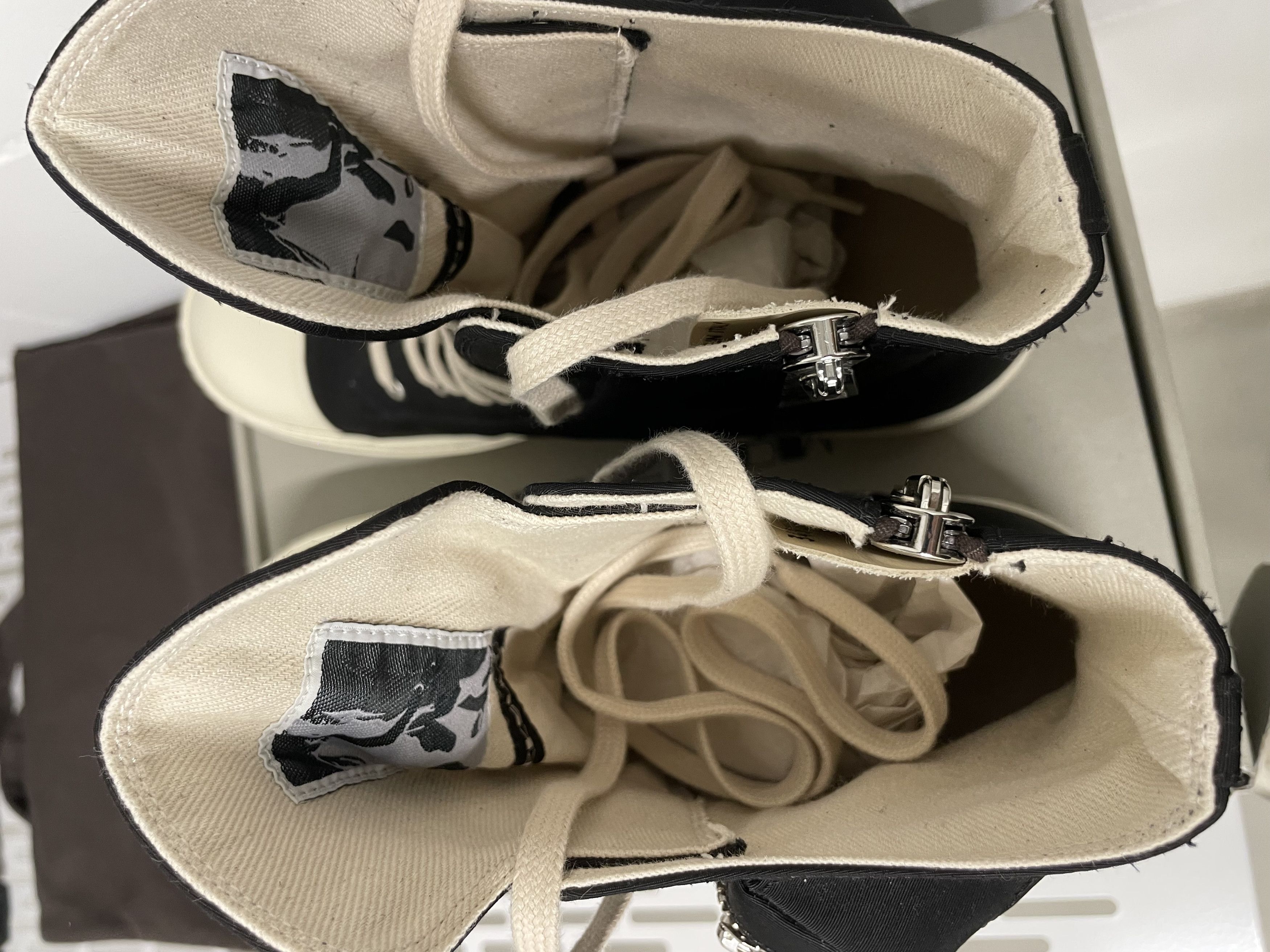 Rick Owens Rick Owens Cargo sneakers w/ bag black & milk 46 worn once Size US 13 / EU 46 - 16 Thumbnail