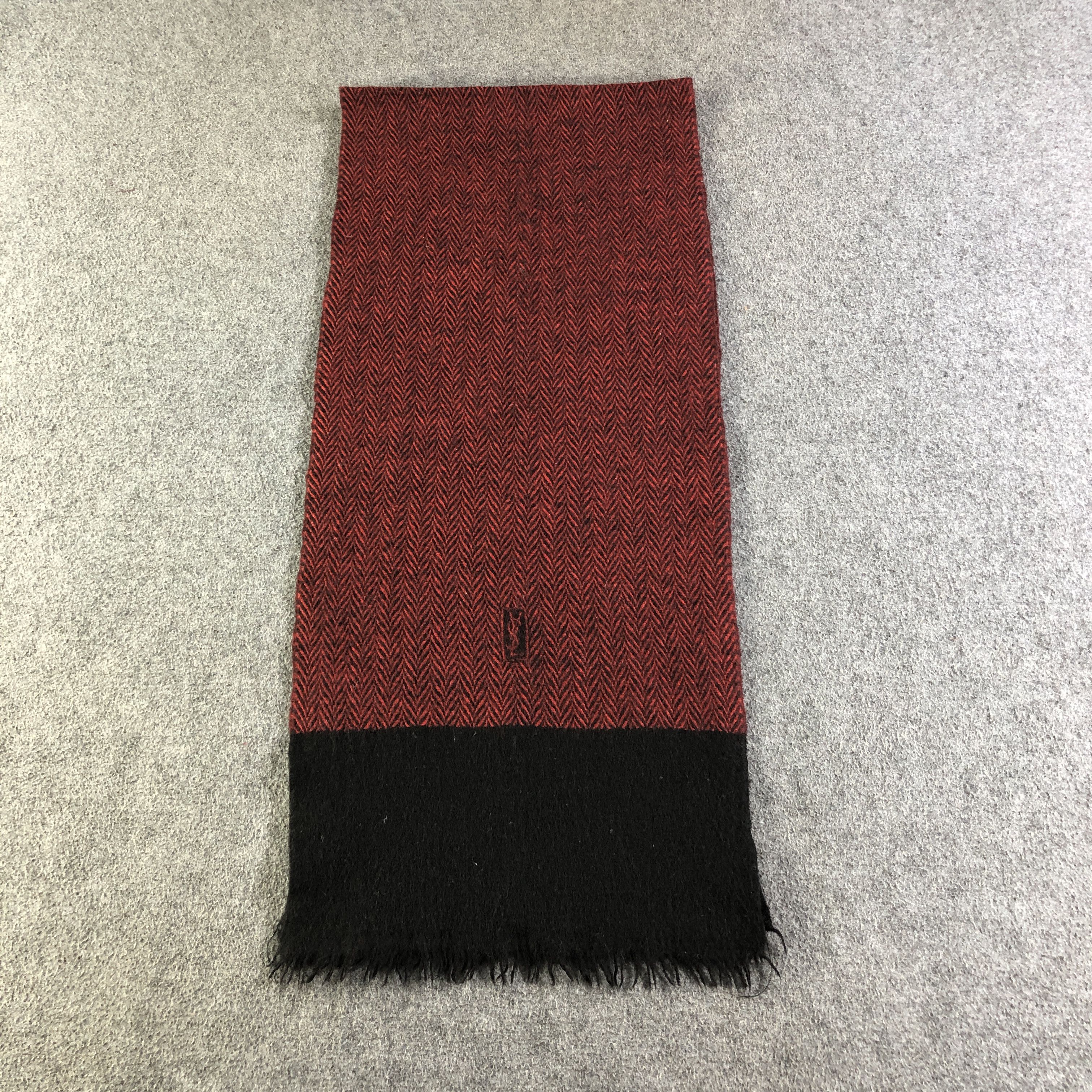 Yves Saint Laurent Yves Saint Laurent Wool Scarf Muffler Neckwear V2669 Size ONE SIZE - 2 Thumbnail