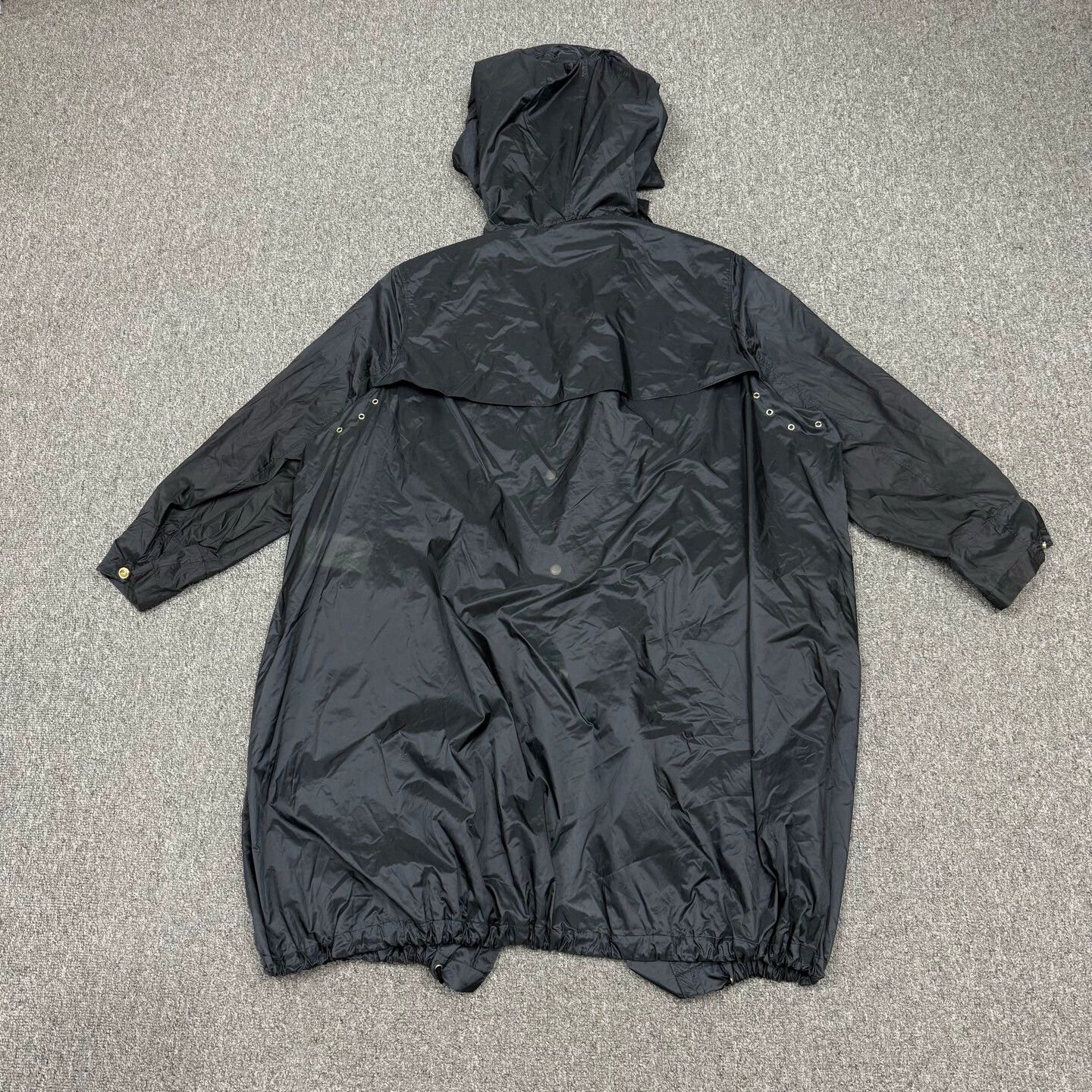 Burberry Burberry black lightweight fish tail trench coat M Size M / US 6-8 / IT 42-44 - 2 Thumbnail
