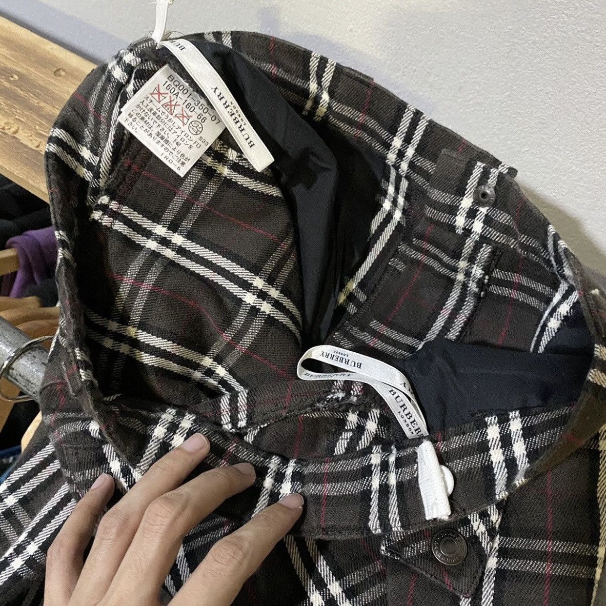 Burberry × Vintage Vintage Burberry London Nova Check Stretchable Pants Size US 28 / EU 44 - 10 Thumbnail