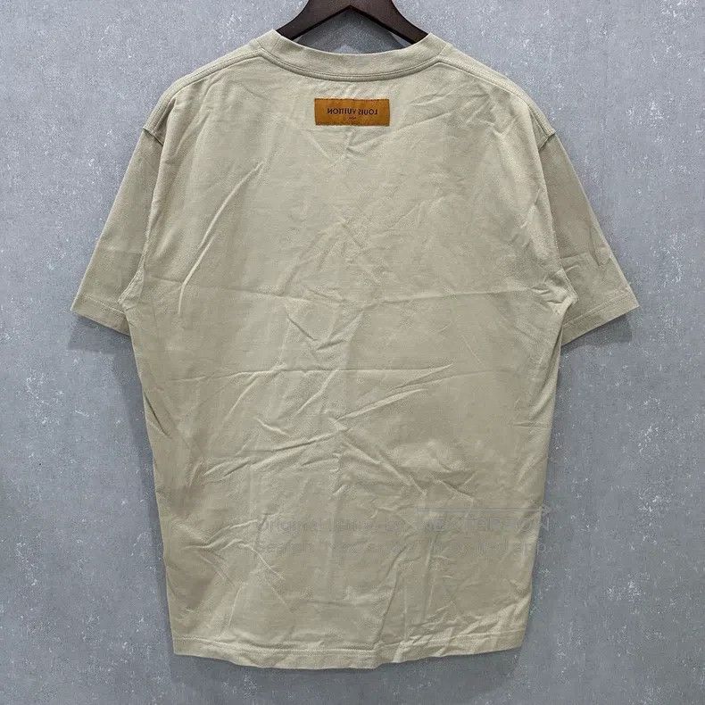 Louis Vuitton Louis Vuitton Embossed logo short sleeve Size US XL / EU 56 / 4 - 2 Thumbnail