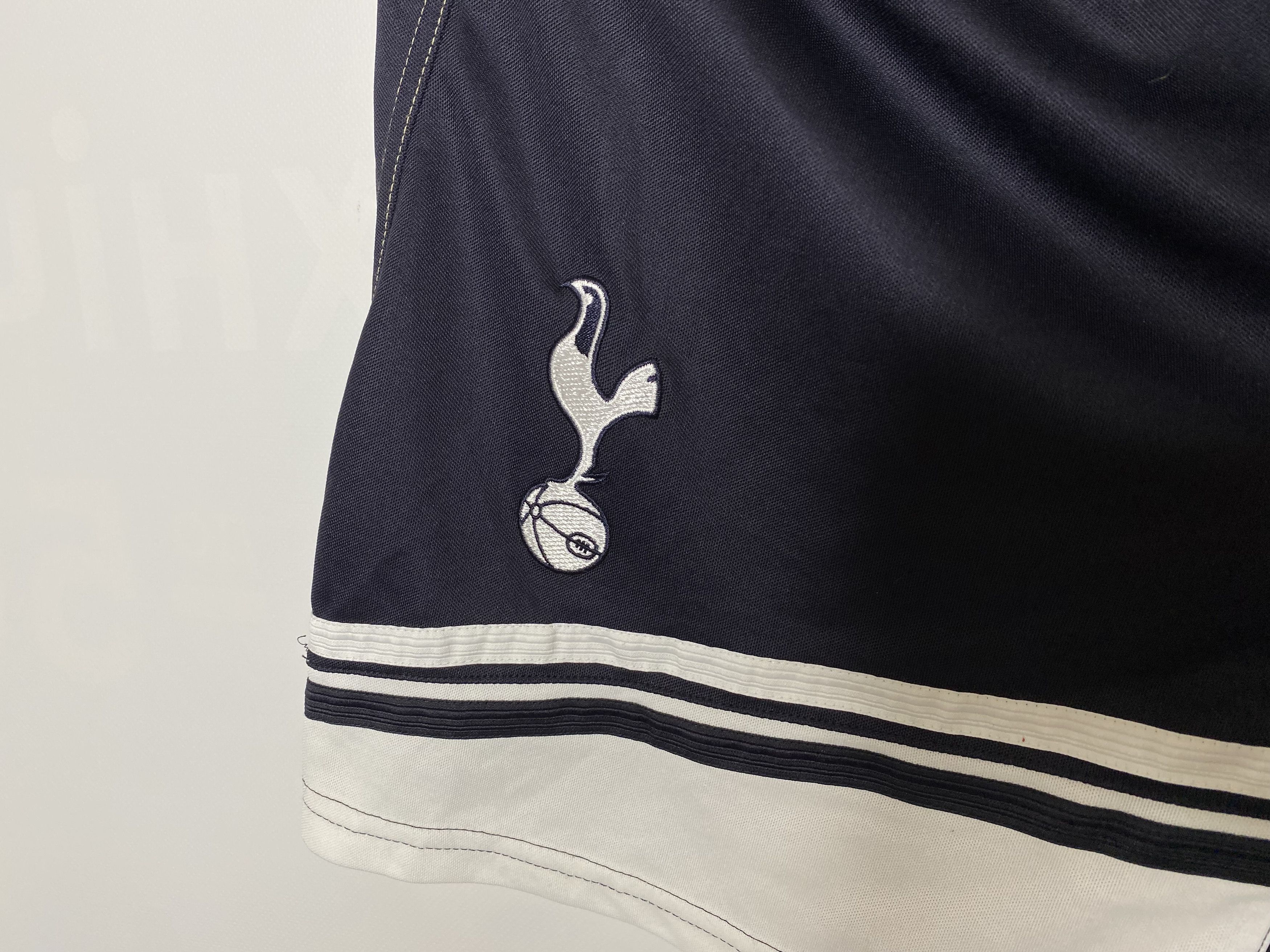 Puma TOTTENHAM HOTSPUR 2010 2011 HOME FOOTBALL SOCCER SHORTS Size US 34 / EU 50 - 4 Thumbnail