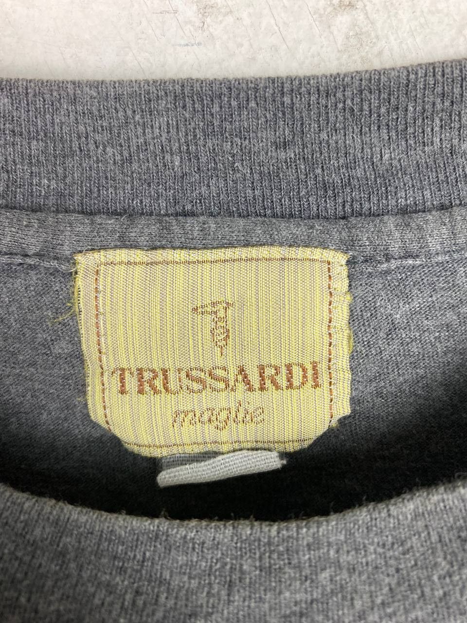 Trussardi vintage trussardi maglie tee nice design Size US L / EU 52-54 / 3 - 3 Thumbnail