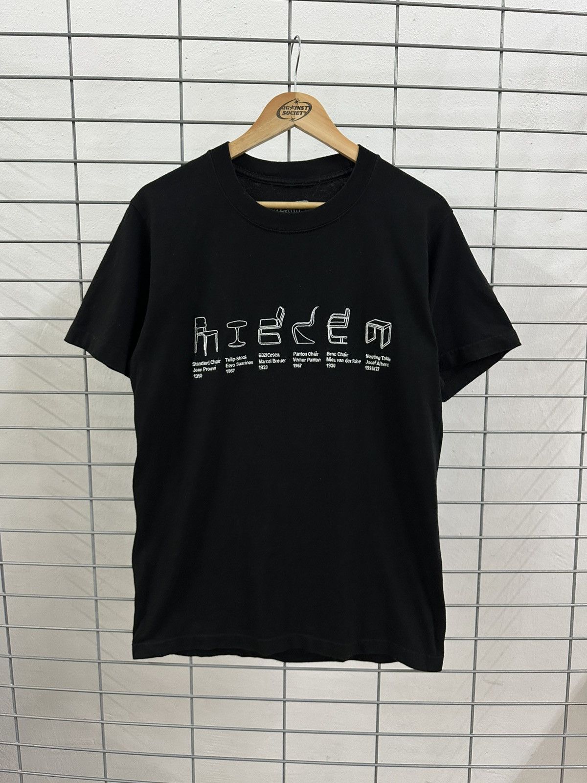 HIDDEN Rare And Beautiful Hidden NY Embroidered Chair Furniture Tee Size US M / EU 48-50 / 2 - 1 Thumbnail