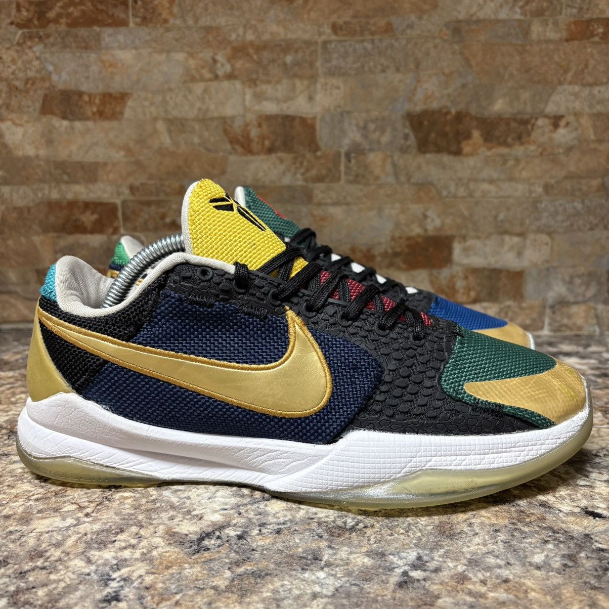 Nike × Undefeated Nike X Undefeated Kobe 5 Protro What If Pack Dirty Dozen 9 Size US 9 / EU 42 - 2 Thumbnail
