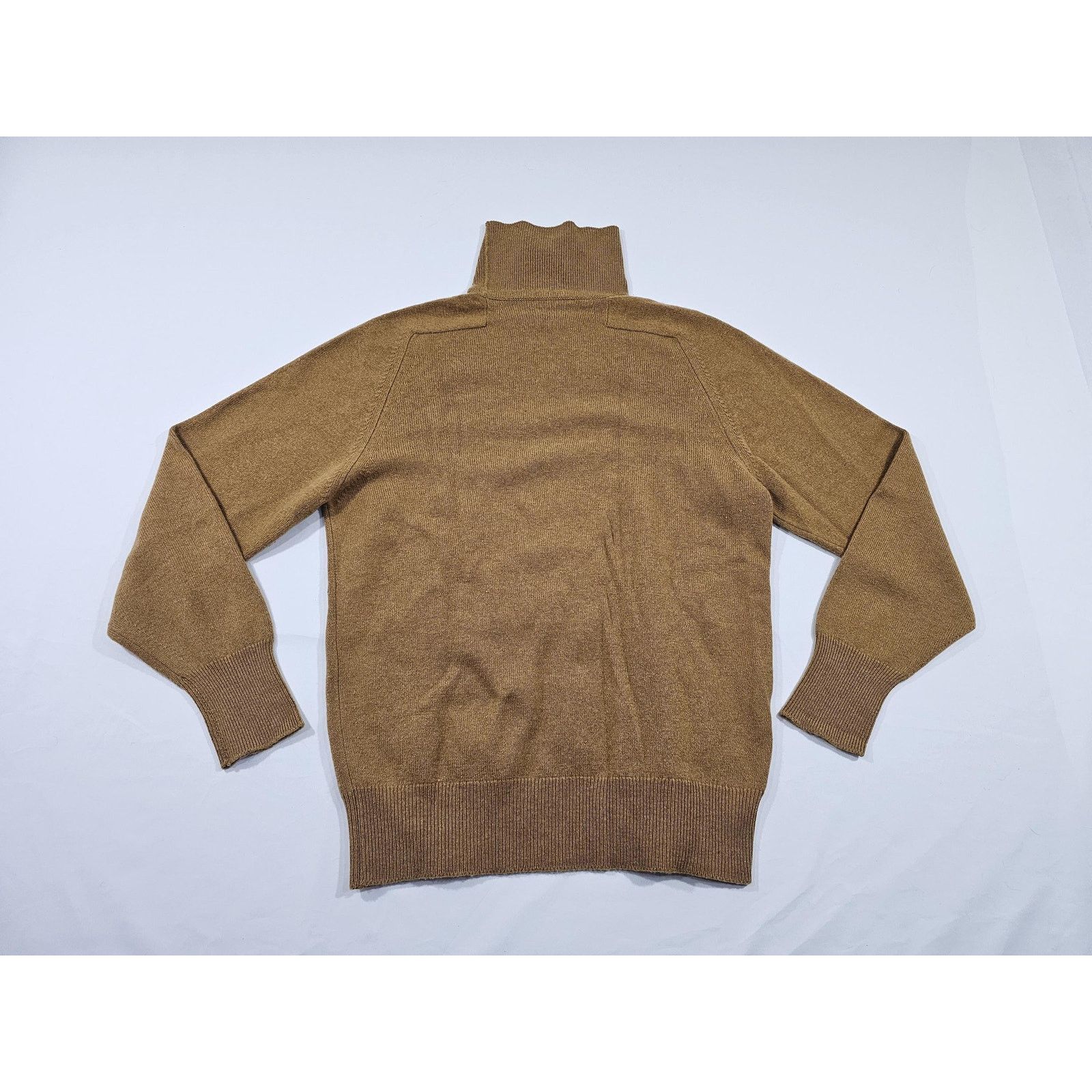 Lord & Taylor Lord And Taylor Cashmere Turtleneck Sweater, Made England 40 Size US L / EU 52-54 / 3 - 2 Thumbnail