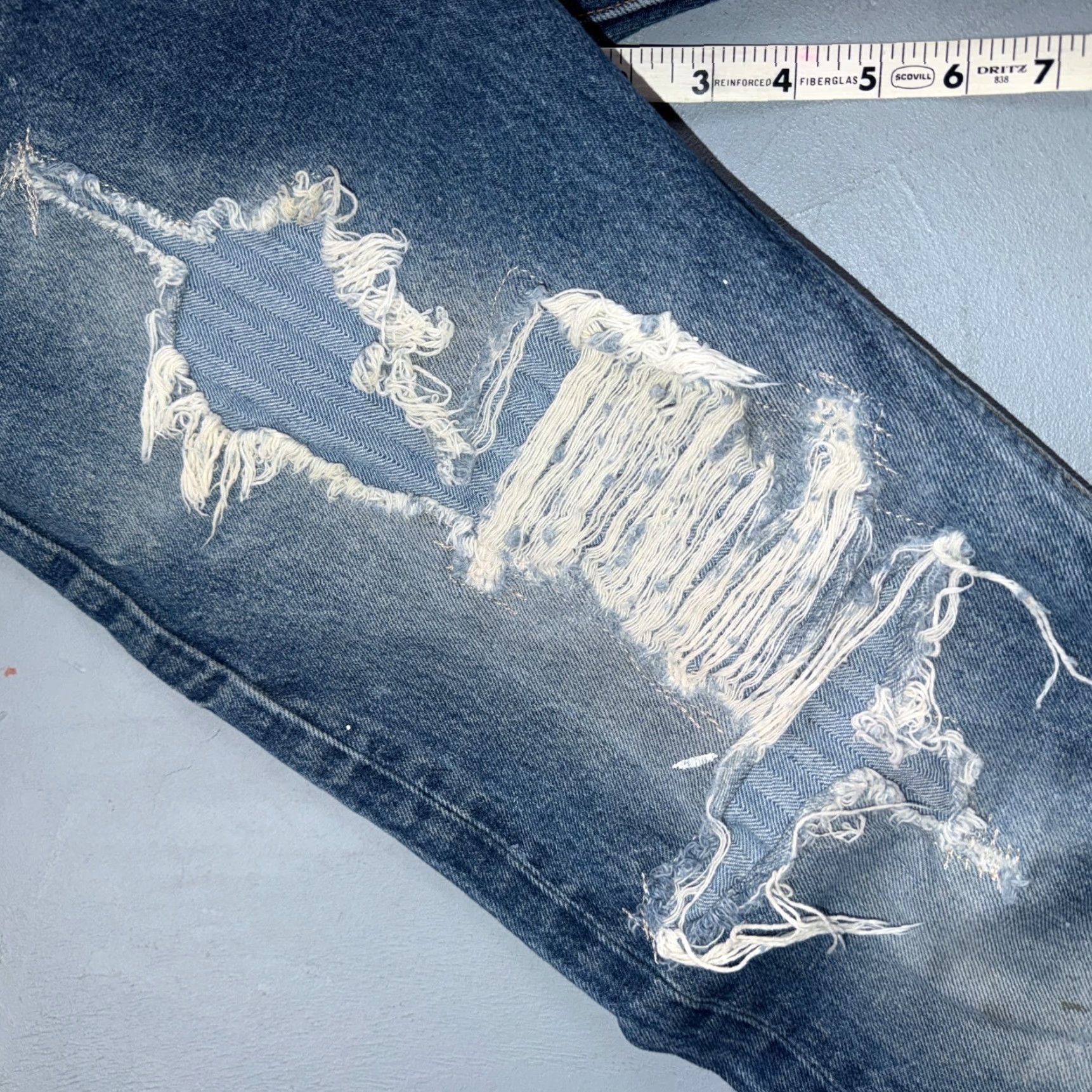 Levi's VINTAGE Levi's 501 Jeans Blue 90s USA Straight Leg 35x36 Men?s Regular 5-Pocket Denim Blue Size US 35 - 7 Thumbnail