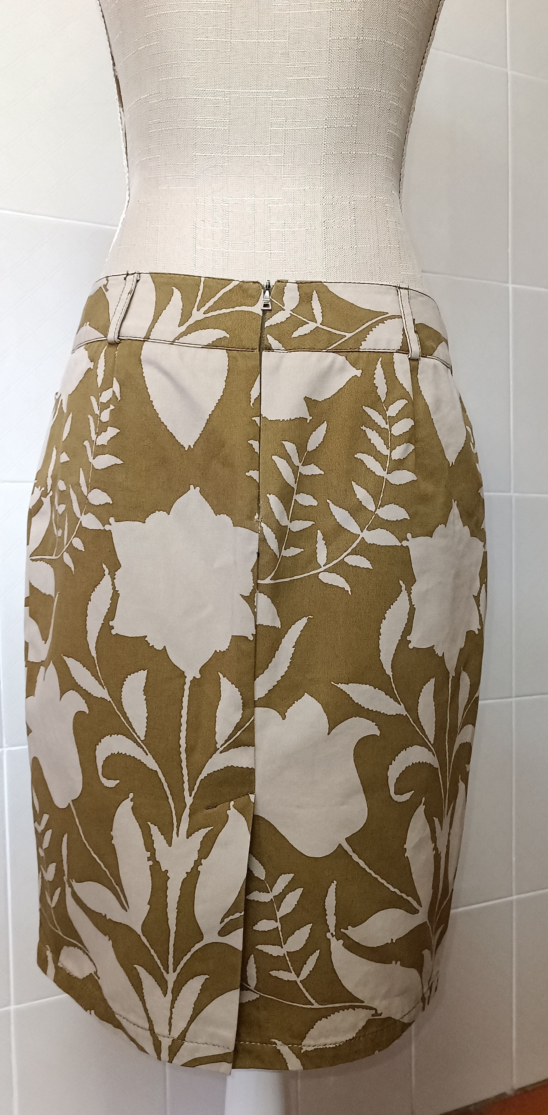 Prada SS2001 - Midi skirt with floral print, in gabardine fabric Size 32" / US 10 / IT 46 - 7 Thumbnail