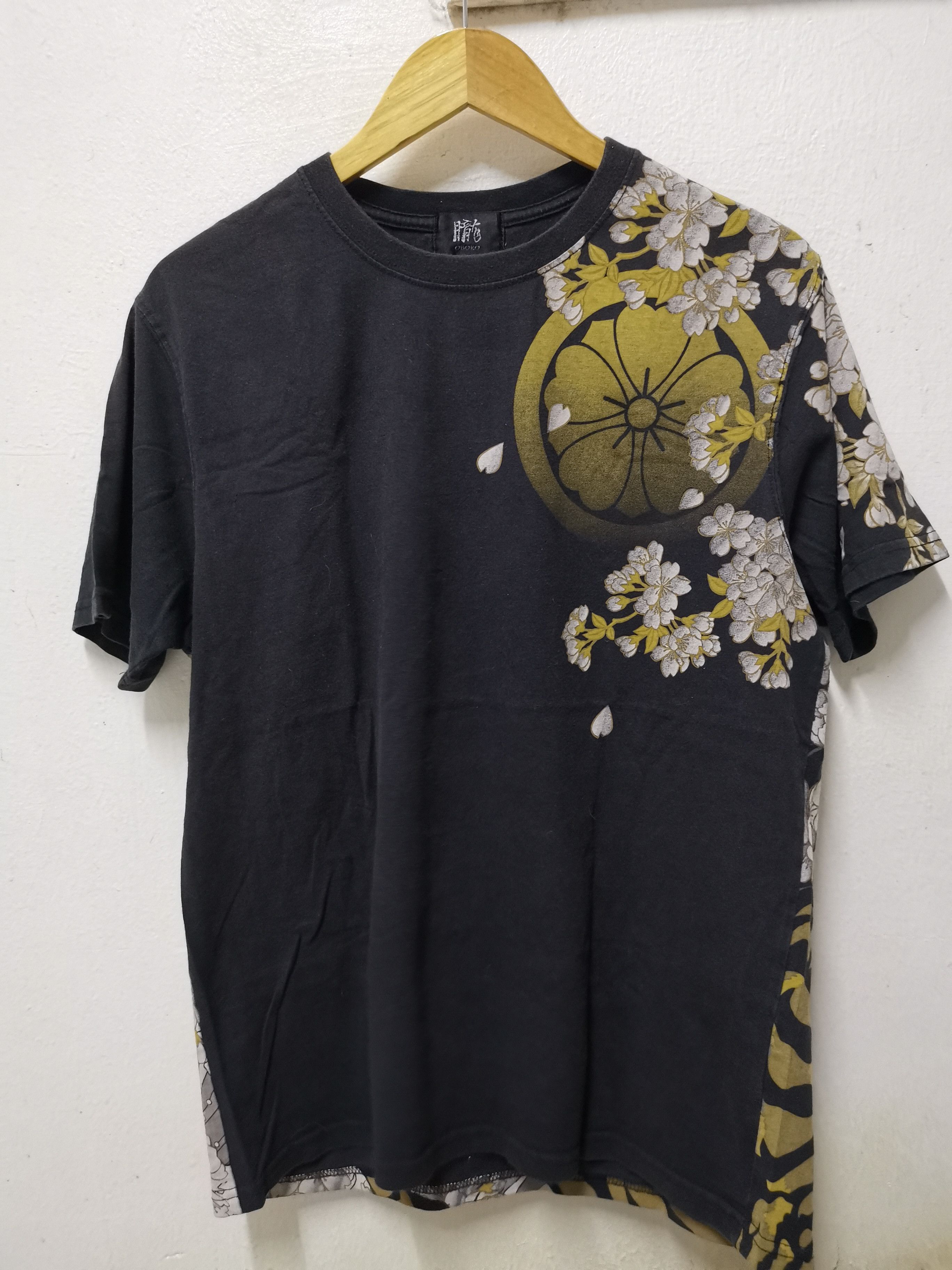 Japanese Brand Japanesse karakuri tshirt nice backprint design Size US M / EU 48-50 / 2 - 5 Thumbnail