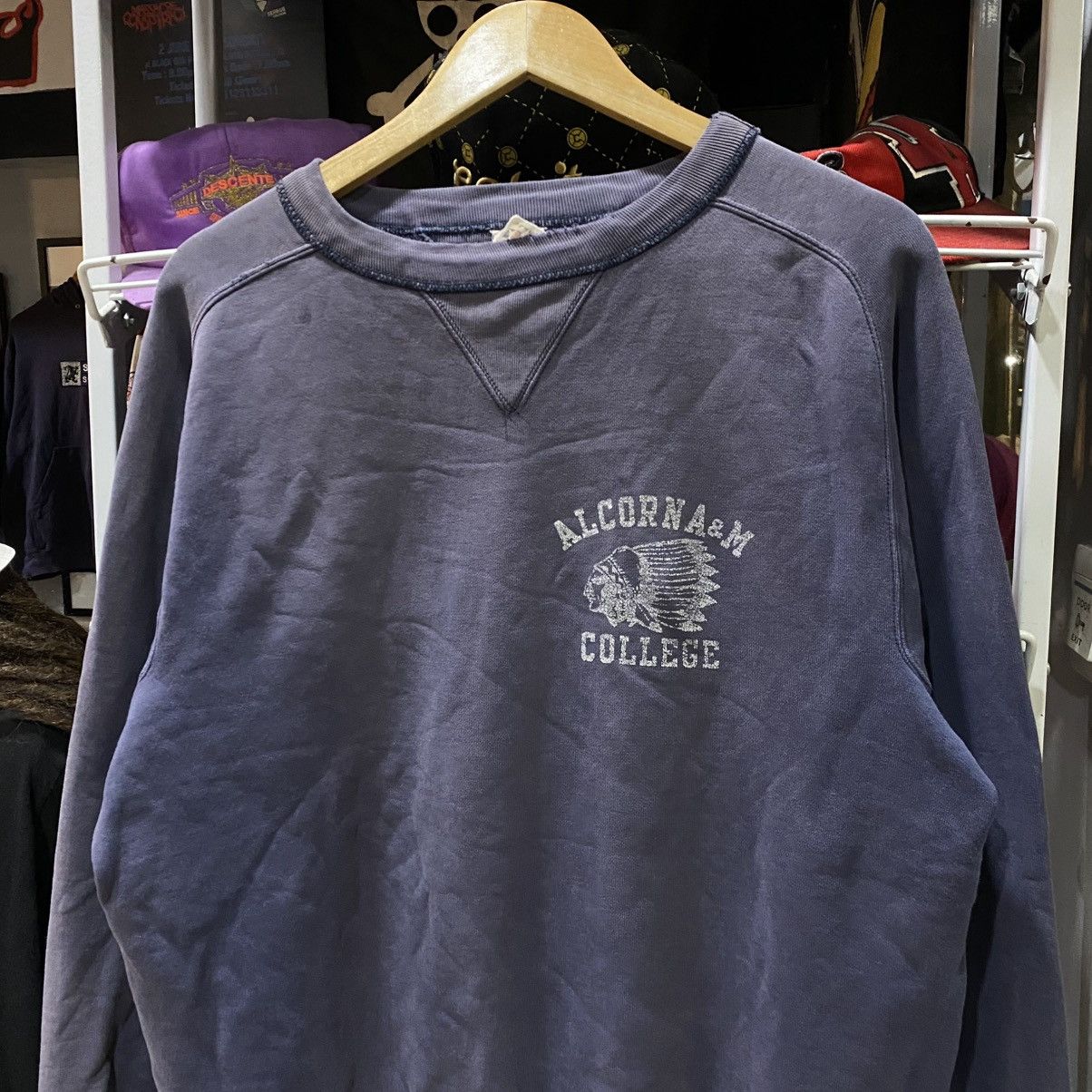 Vintage Vintage Early 80s Alcorna&M Apache College Sweatshirts Size US L / EU 52-54 / 3 - 3 Thumbnail