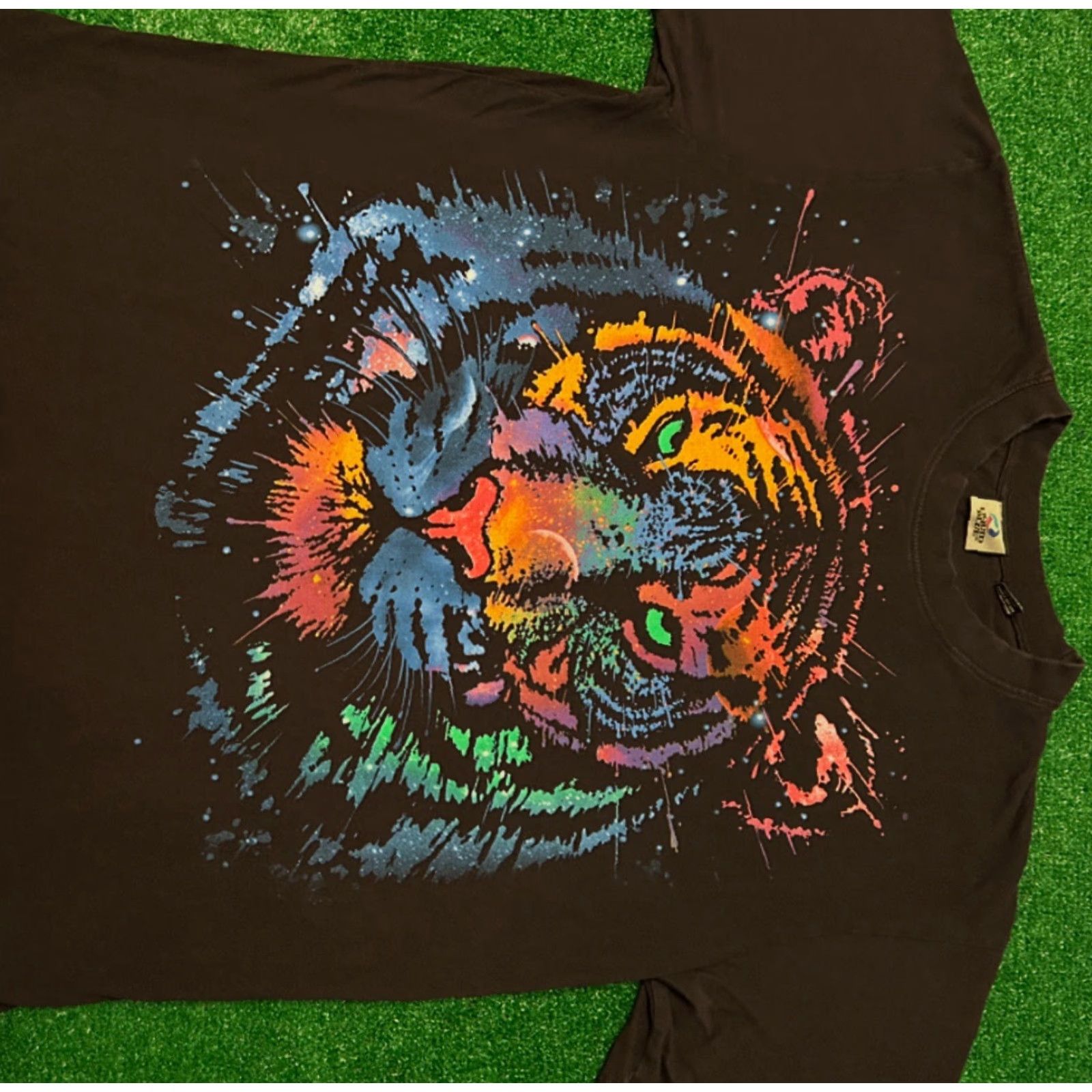 Liquid Blue VINTAGE Liquid Blue Cosmic Tiger Art Shirt Mens XL 90s Y2K 2000s Black Short Sleeve Size US XL / EU 56 / 4 - 3 Thumbnail