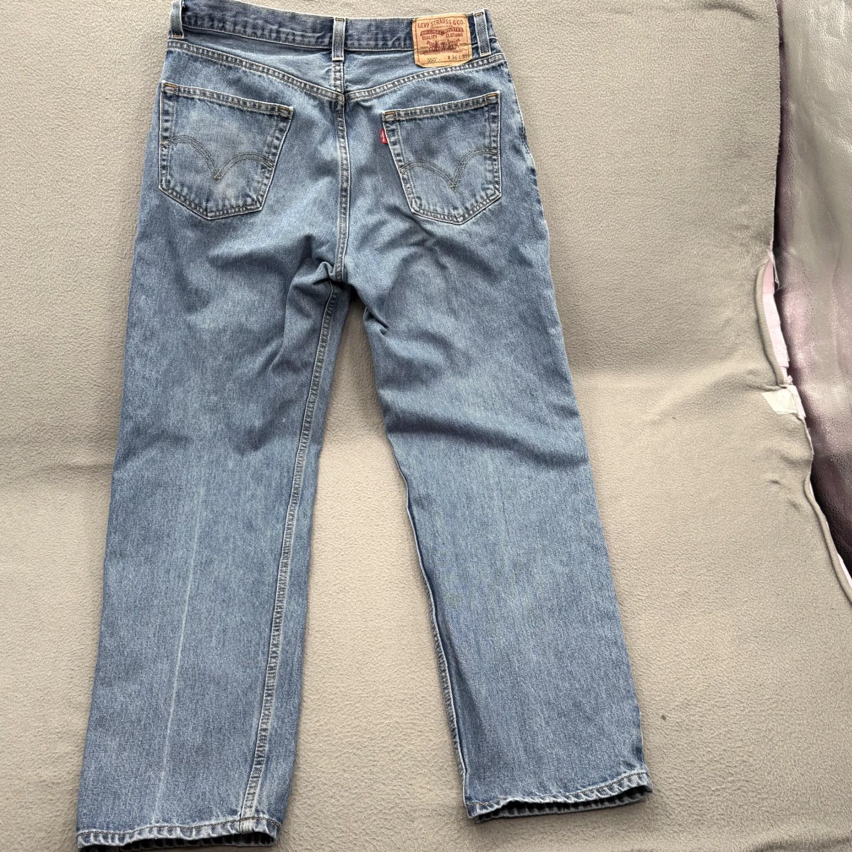 Levi's Levi's 550 Jeans Mens 36x32 Blue Relaxed Fit Tapered Leg Denim Size US 36 / EU 52 - 2 Thumbnail