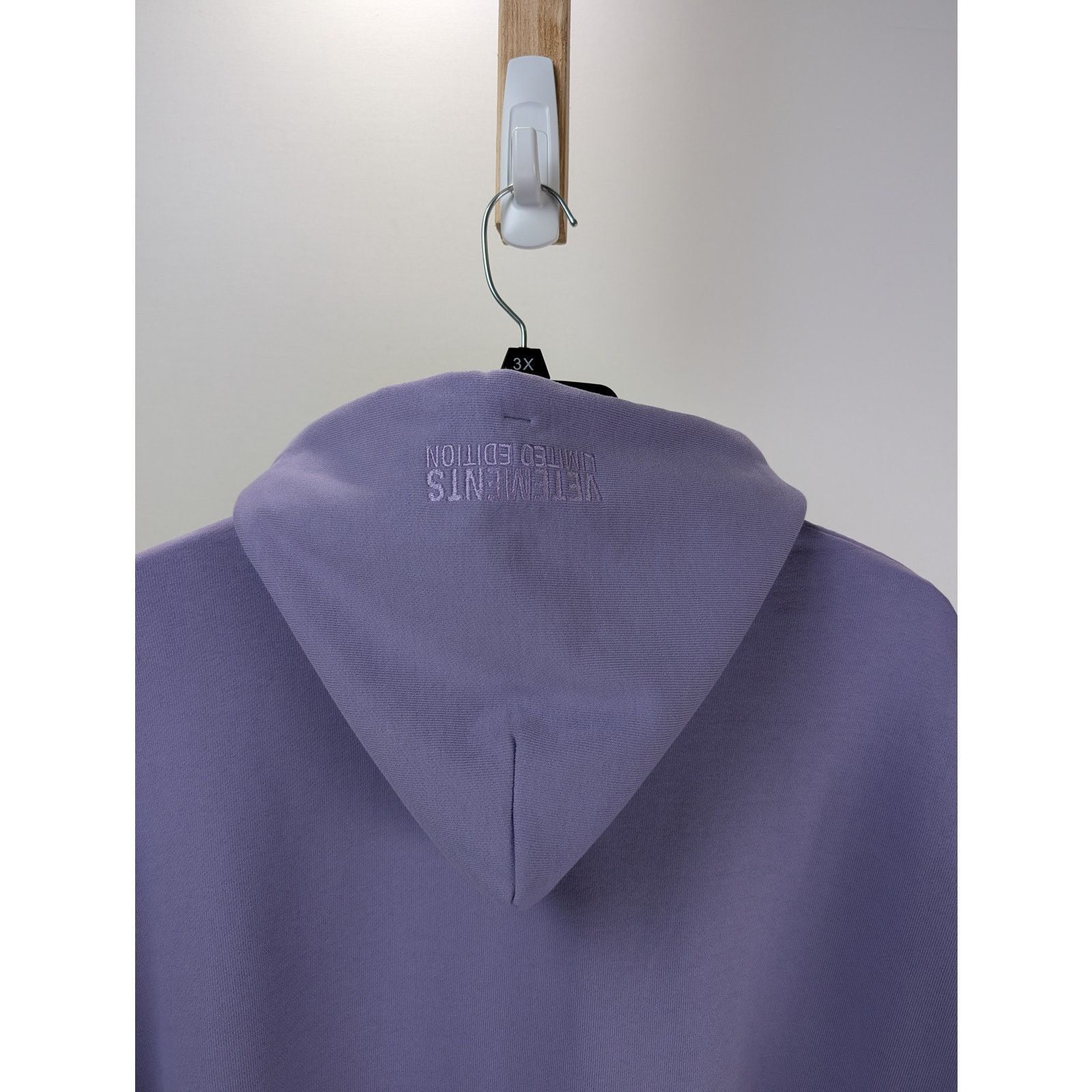 Vetements o1rshd1 Limited Edition Hoodie in Lilac Size US L / EU 52-54 / 3 - 12 Thumbnail