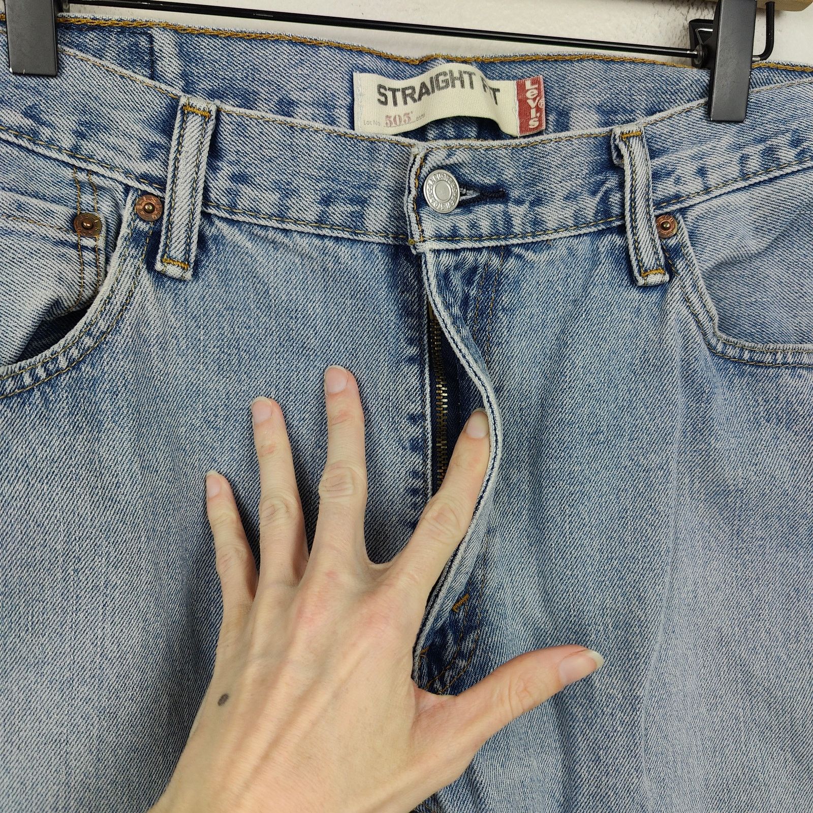 Levi's Vintage Y2K Levi's 505 Mens 34x34 Light Wash Straight Fit Size US 34 / EU 50 - 2 Thumbnail