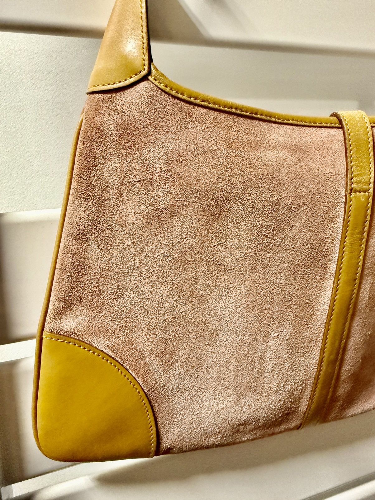 Gucci Gucci Jackie Vintage Handbag in Pink Suede with Bamboo Handl Size ONE SIZE - 8 Thumbnail