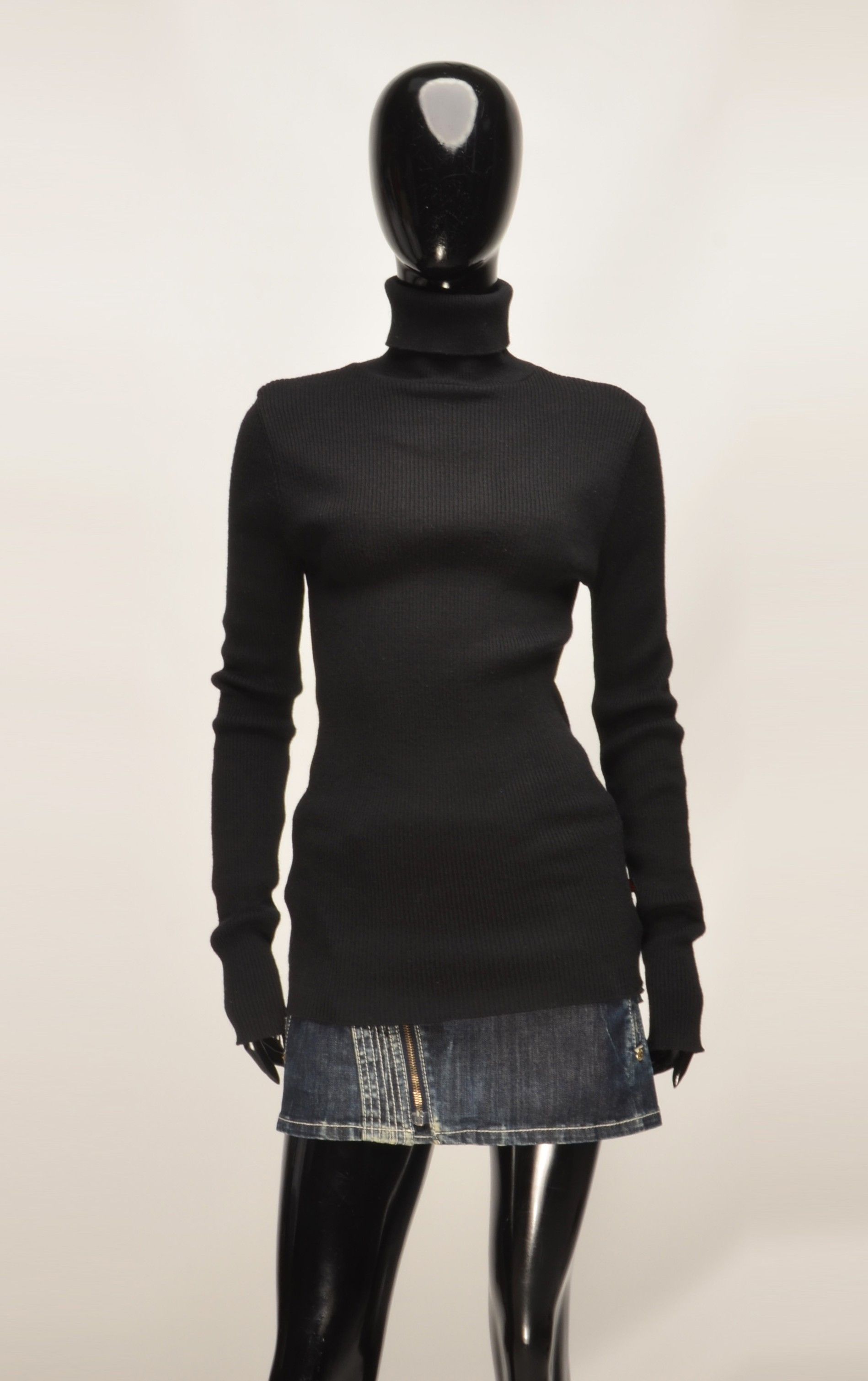 Dolce & Gabbana Vintage Dolce & Gabbana Black Ribbed Knit Turtleneck Sweater Size M / US 6-8 / IT 42-44 - 1 Thumbnail
