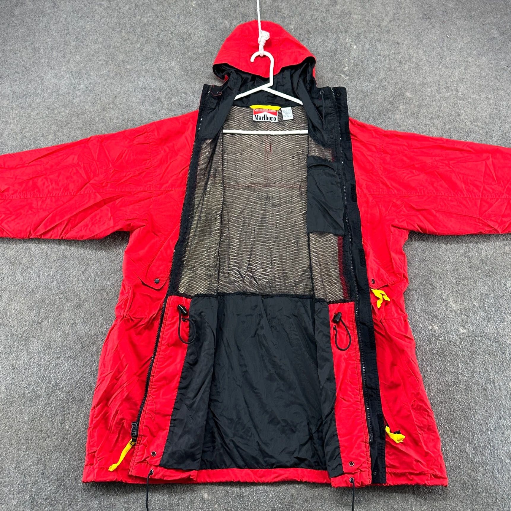 Marlboro VINTAGE Marlboro Jacket Mens XL Windbreaker Hooded Nylon Red Black Logo 90s Winter Spring Fall Casual Workwear Size US XL / EU 56 / 4 - 6 Thumbnail