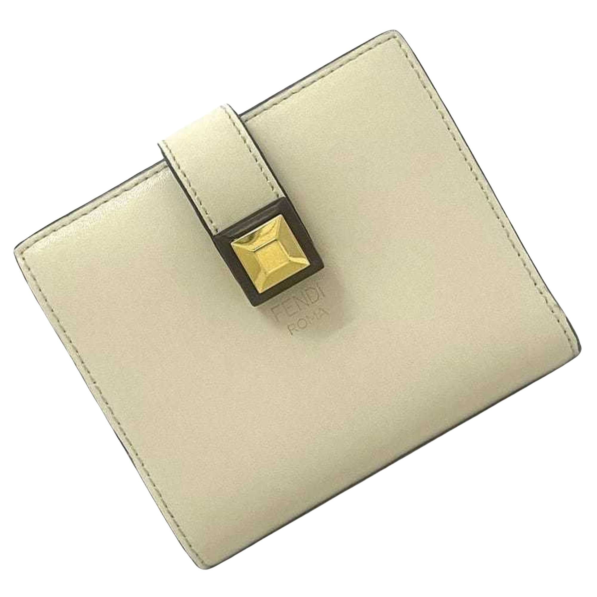 Fendi -- wallet