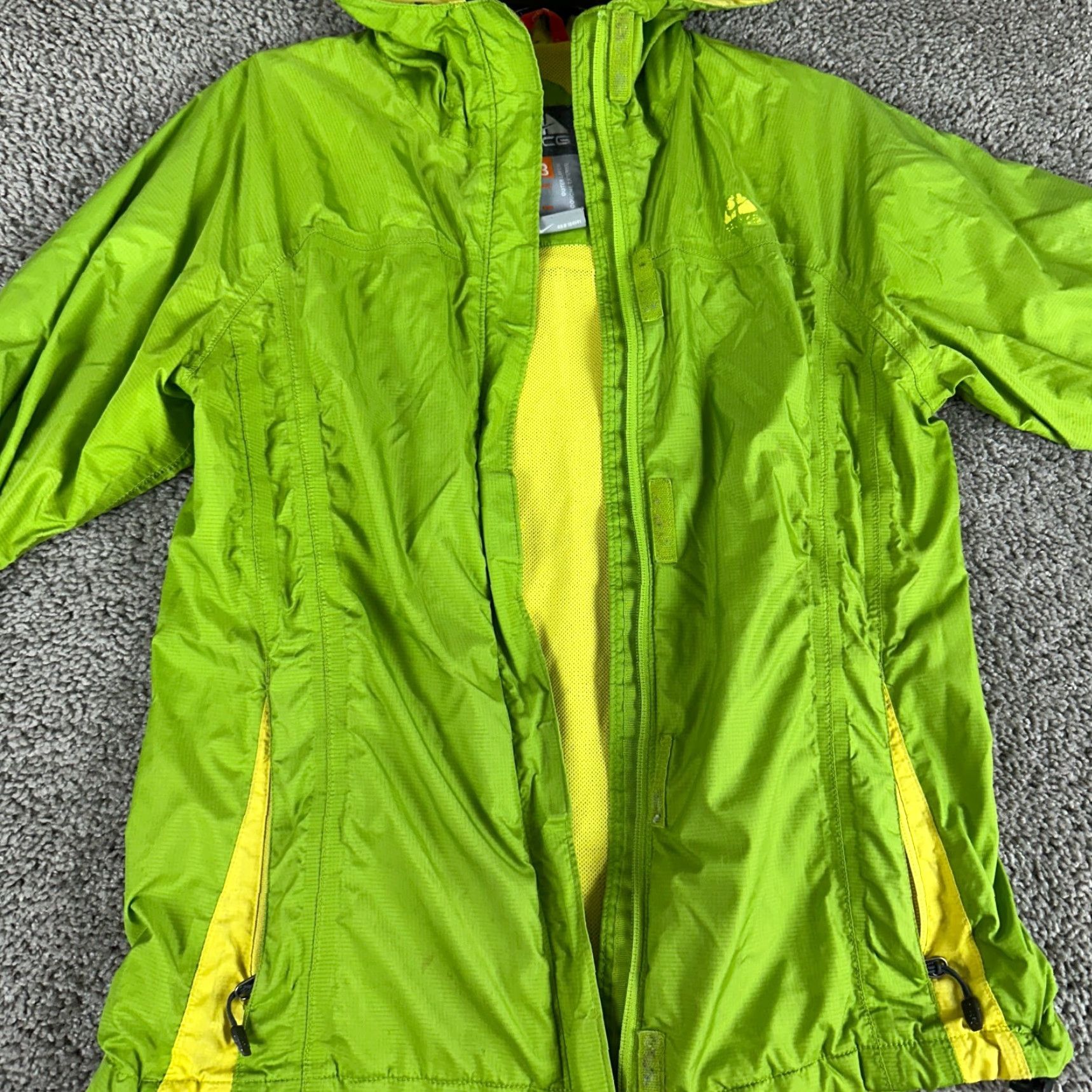 Nike ACG VINTAGE Nike ACG Jacket Womens S Green Yellow All Conditions Gear Windbreaker Full Zip Womens S Green Nike ACG Windbreaker 90s Sports Gender: Womens Size S / US 4 / IT 40 - 6 Thumbnail