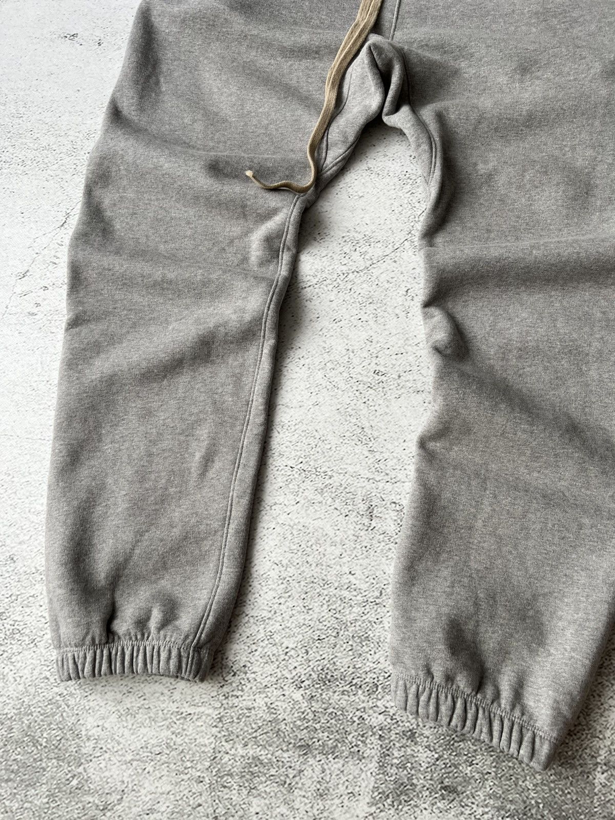 Fear of God 🔥 Fear of God Sweatpants – Classic Grey / Size M Rare🔥 Size US 32 / EU 48 - 4 Thumbnail