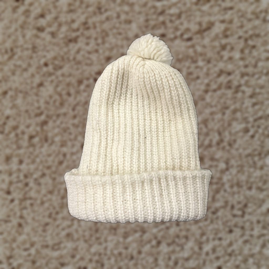 Vintage Beanie Toque Hat Women One Size White Acrylic Knit Winter Ski Womens Size ONE SIZE - 1 Thumbnail