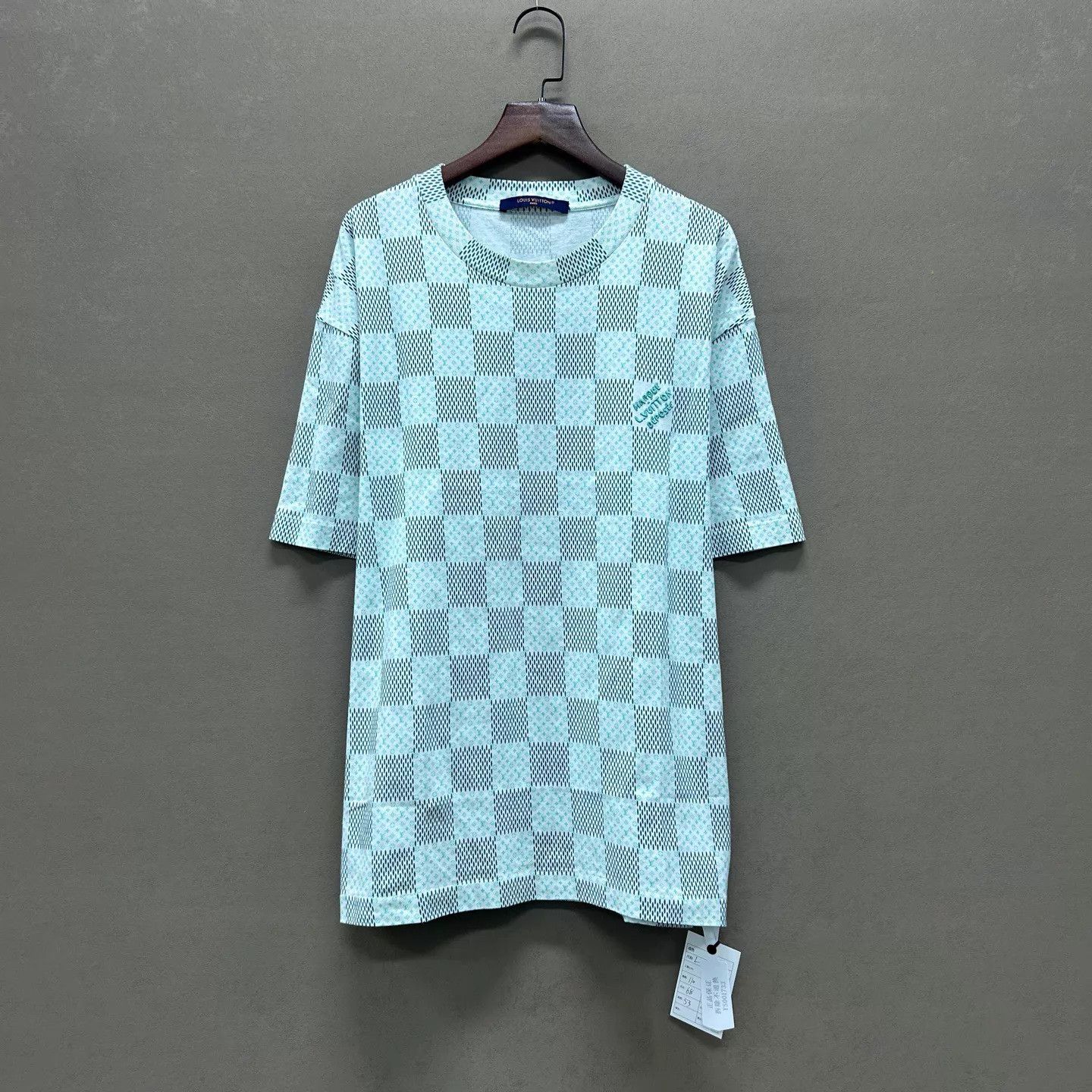 Louis Vuitton Louis Vuitton White Green Monogram Short Sleeve BNWT Size US L / EU 52-54 / 3 - 1 Thumbnail