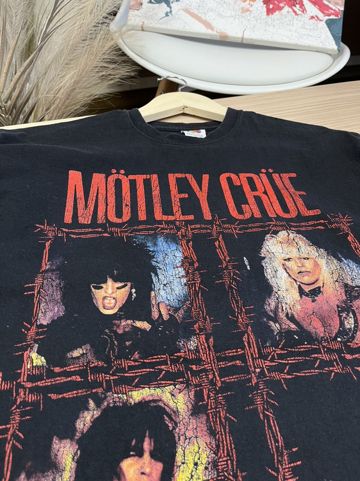 Band Tees × Vintage Vintage Motley Crue SHOUT AT THE DEVIL Rock Band T-Shirt Size US M / EU 48-50 / 2 - 6 Thumbnail