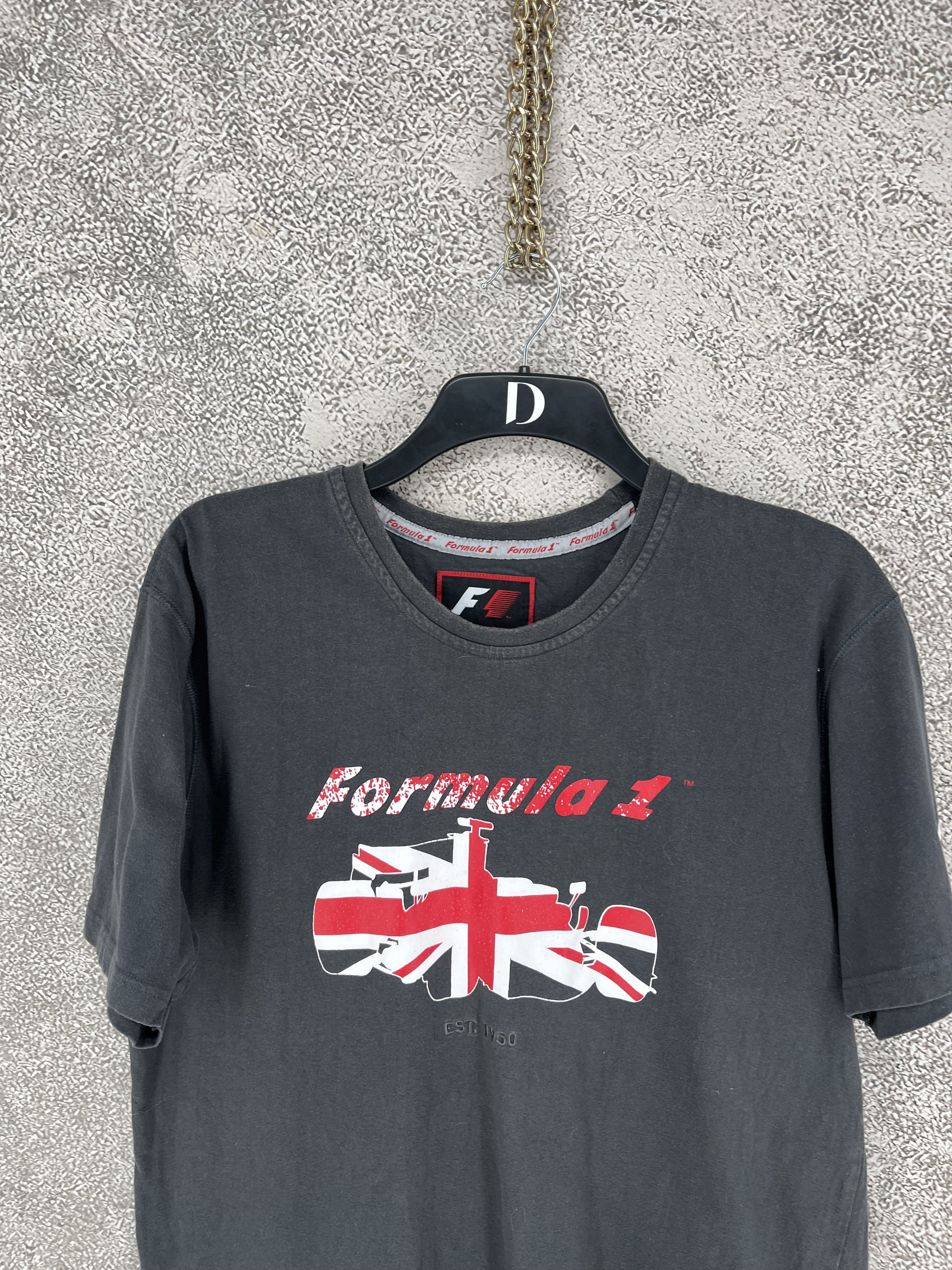 Vintage Formula 1 Mens T-Shirt 2009 Jenson Button Year XL Black BNWT Size US L / EU 52-54 / 3 - 6 Thumbnail