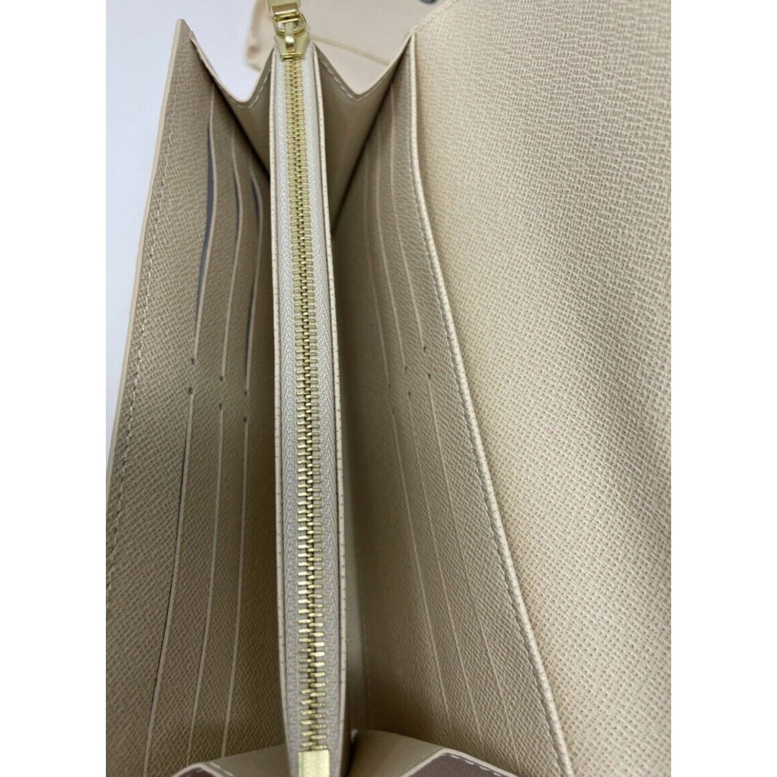Louis Vuitton LOUIS VUITTON Damier Azur Sarah Wallet White Size ONE SIZE - 7 Thumbnail