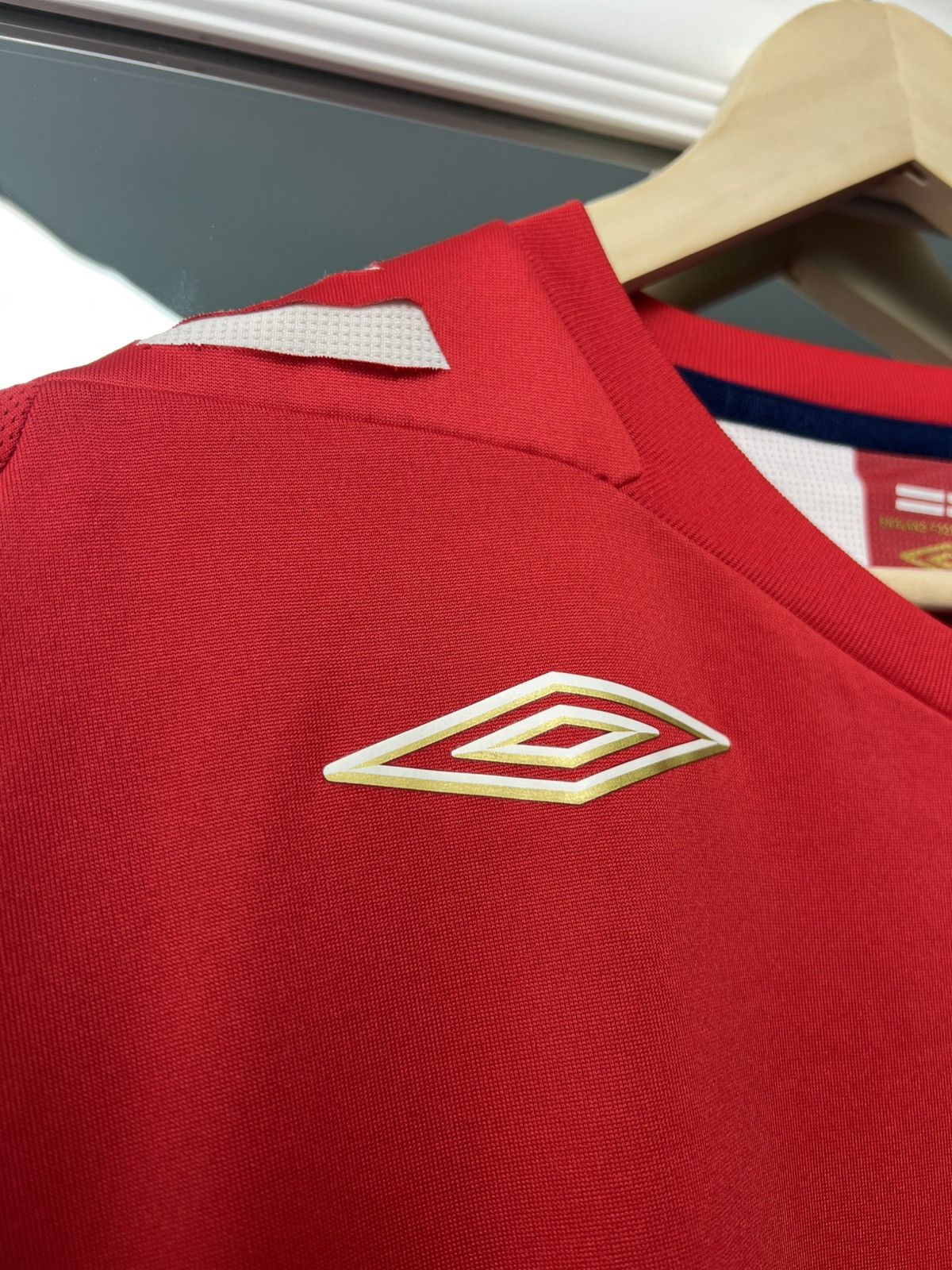 Vintage England 2006 Umbro Red Away Shirt 2XL (Fits XL) –Beckham Era Size US XXL / EU 58 / 5 - 4 Thumbnail