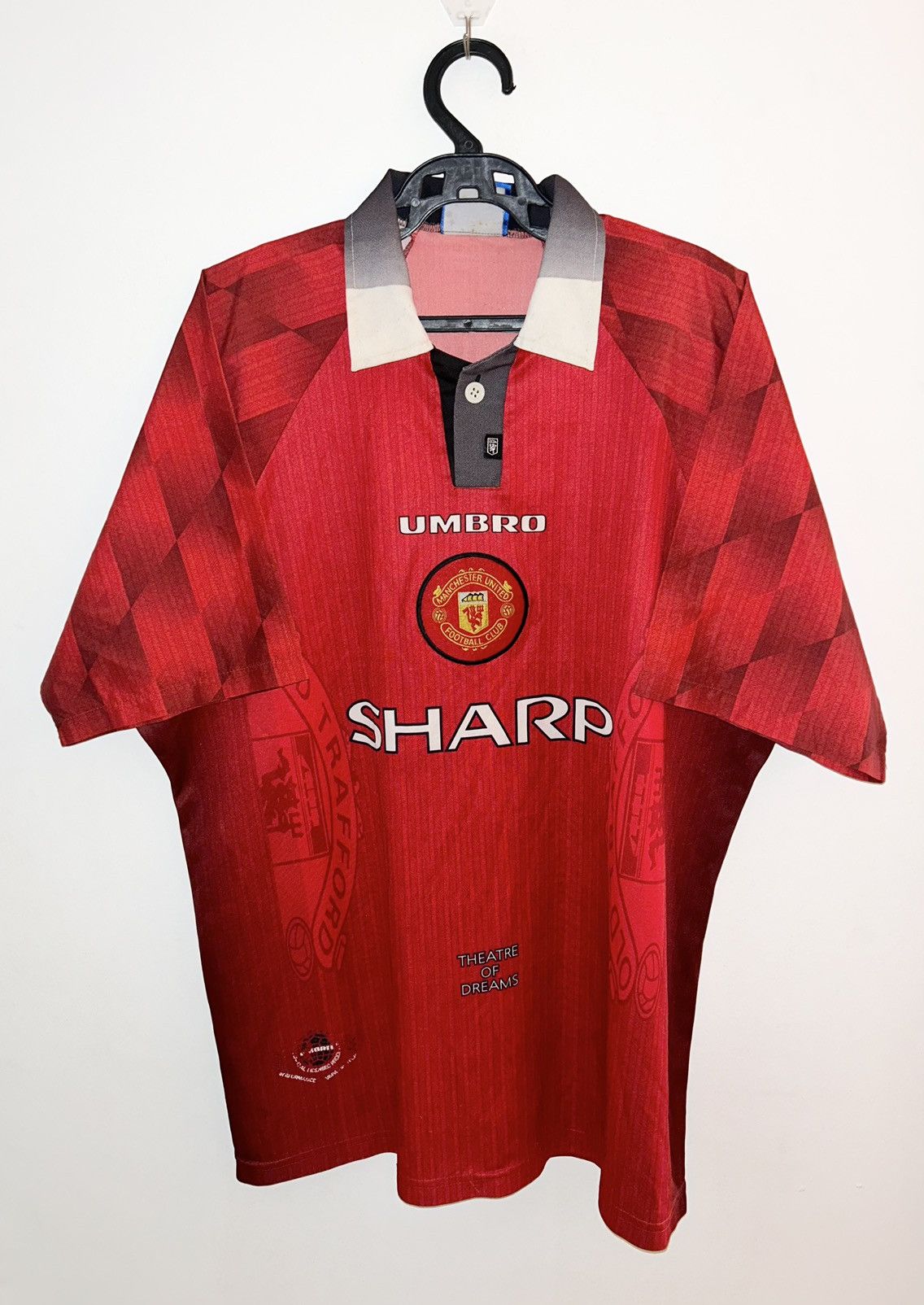 image of Soccer Jersey x Vintage Manchester United 1996/98 Home Jersey in Red, Men's (Size XL)