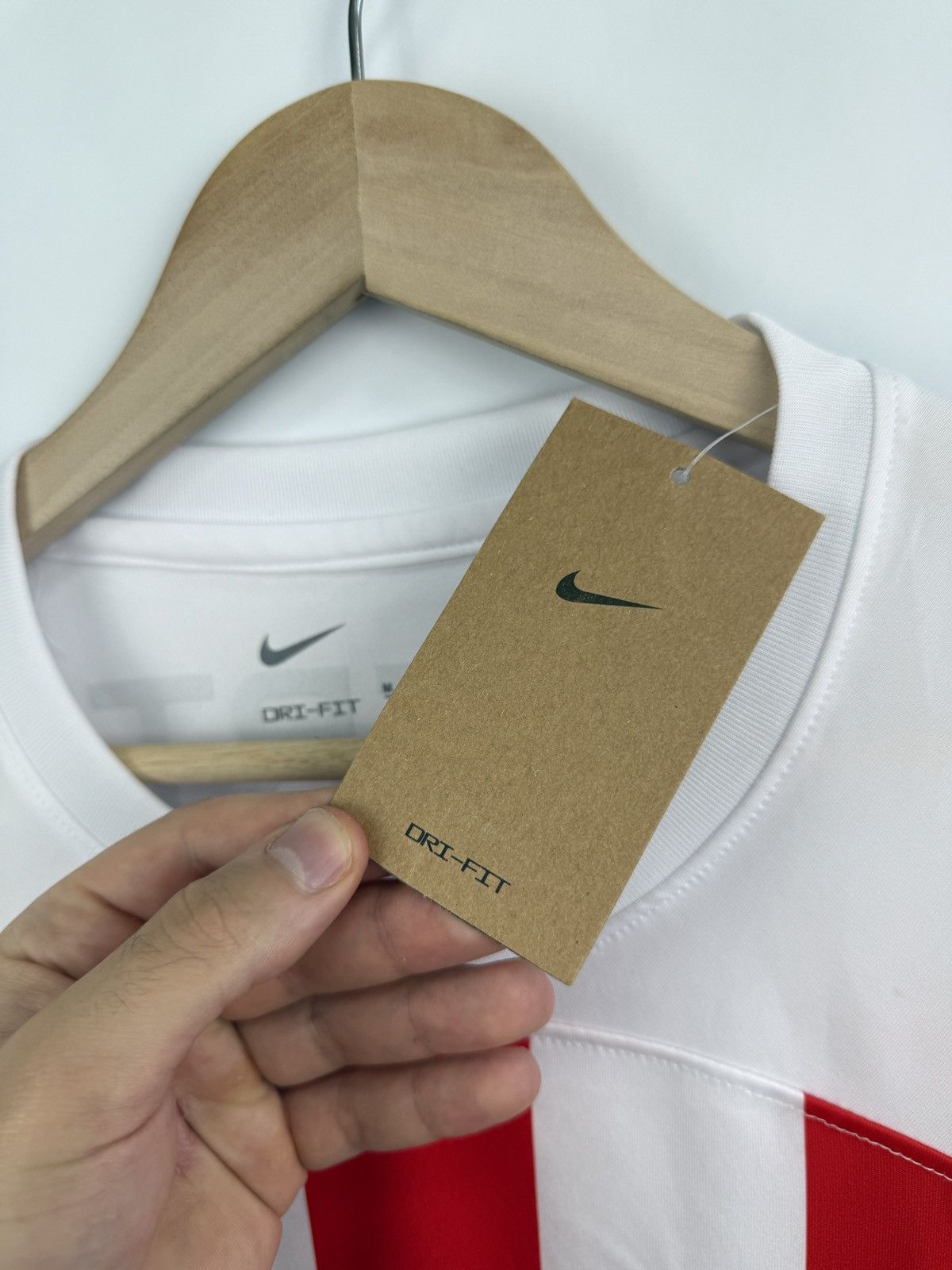 Nike 🏴󠁧󠁢󠁥󠁮󠁧󠁿 Y2K Nike Sunderland Soccer Jersey T-Shirt Blokecore Rare Size US M / EU 48-50 / 2 - 6 Thumbnail