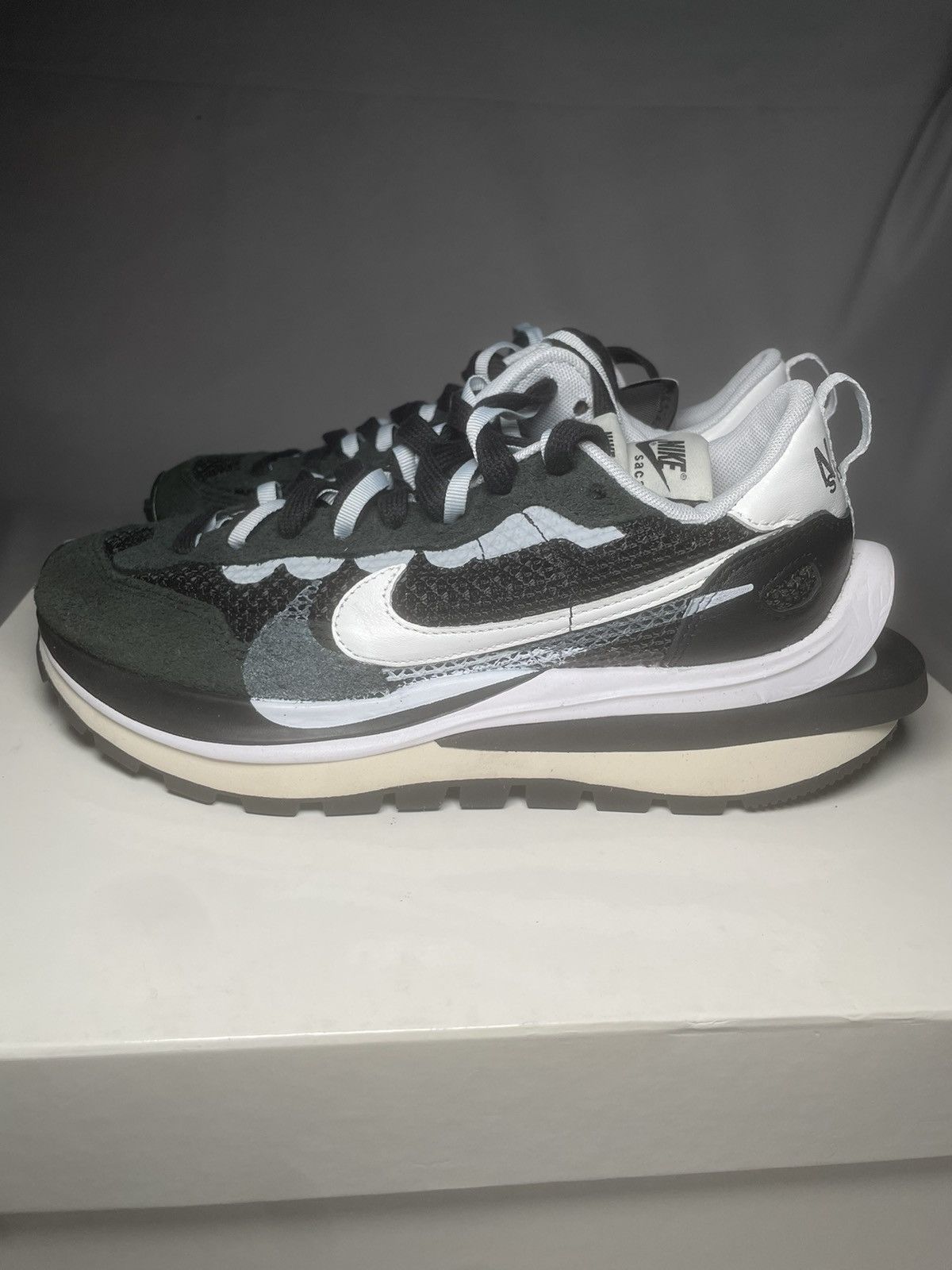 Nike Nike x Sacai Vaporwaffle Black White Size US 6 / EU 39 - 6 Thumbnail