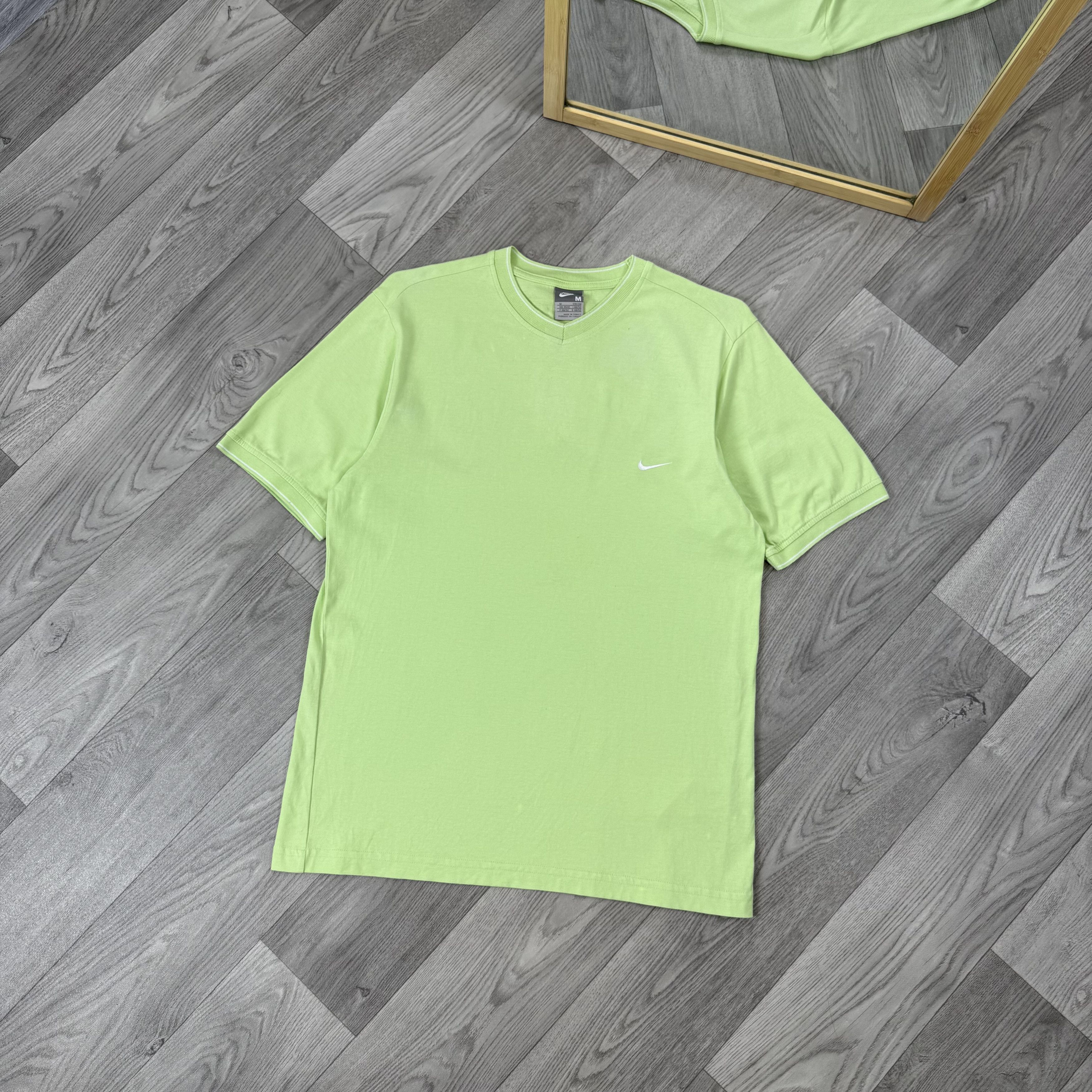 Nike Vintage Nike 90s Swoosh V-Neck Green Tee Shirt Size US M / EU 48-50 / 2 - 1 Thumbnail