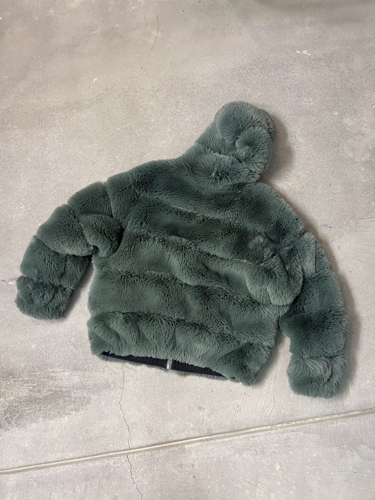 Supreme × Wtaps Supreme X WTAPS faux fur small green bomber hooded jacket Size US S / EU 44-46 / 1 - 2 Thumbnail