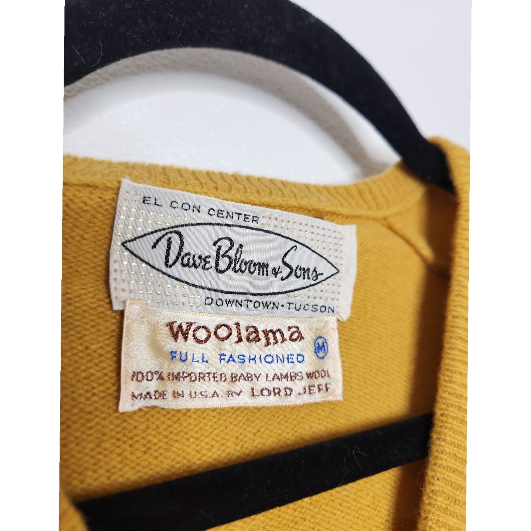 Vintage VINTAGE Dave Bloom & Sons Woolama Yellow Wool Sweater V Neck Mens M Pullover 60s 70s VTG Size US M / EU 48-50 / 2 - 2 Thumbnail
